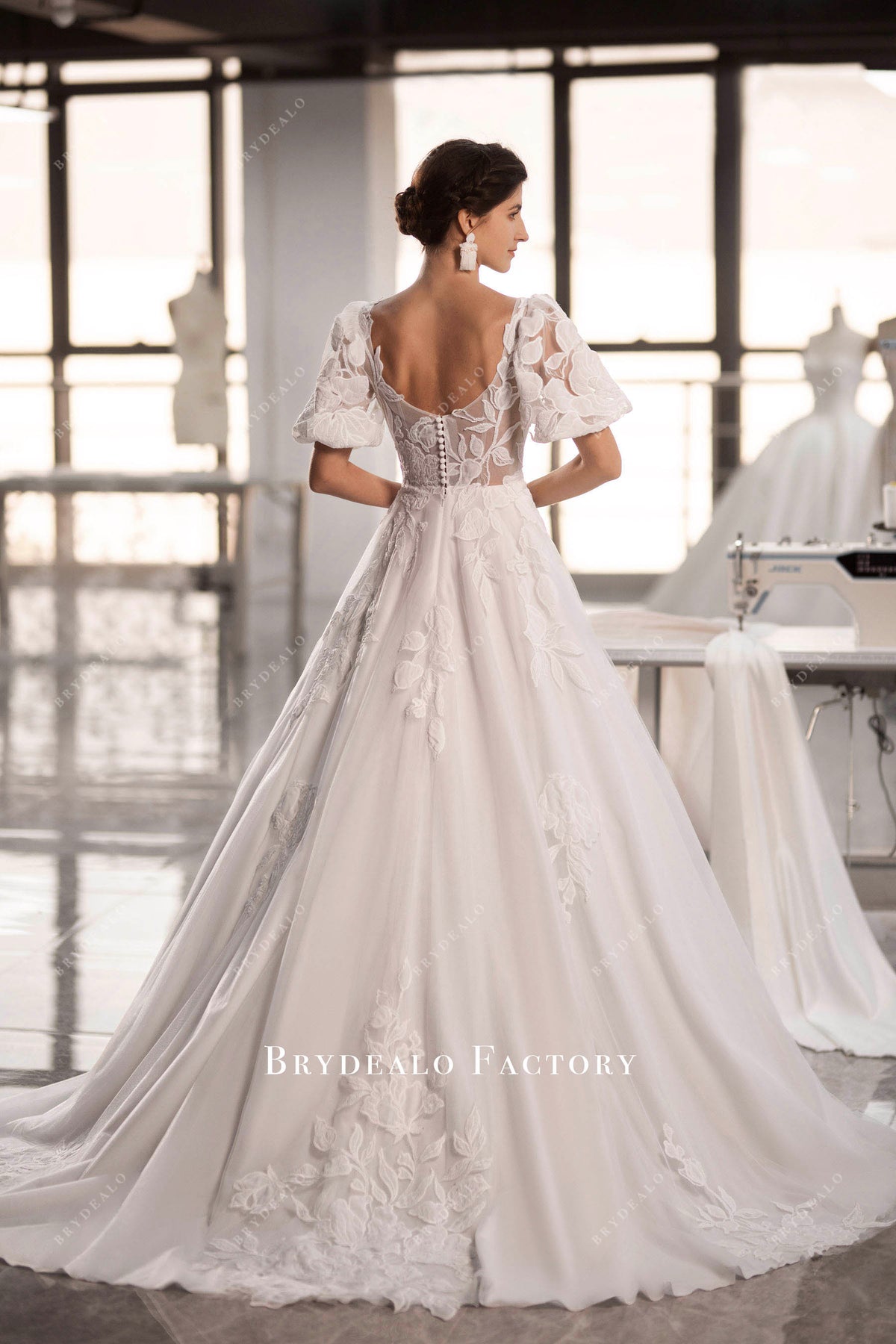 Vintage Large Flower Lace Wedding Dress – Brydealo
