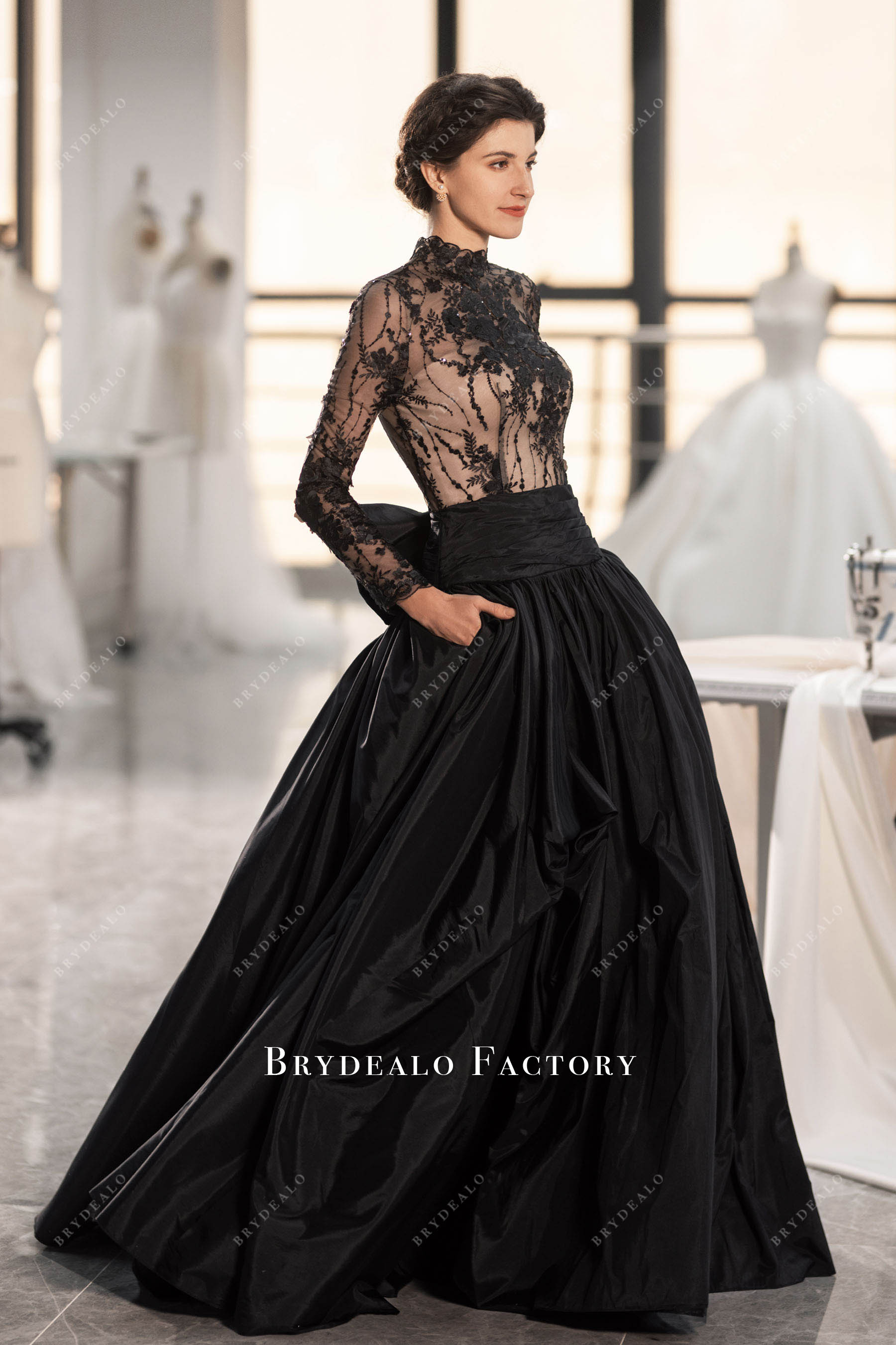 flower lace pocket bridal gown