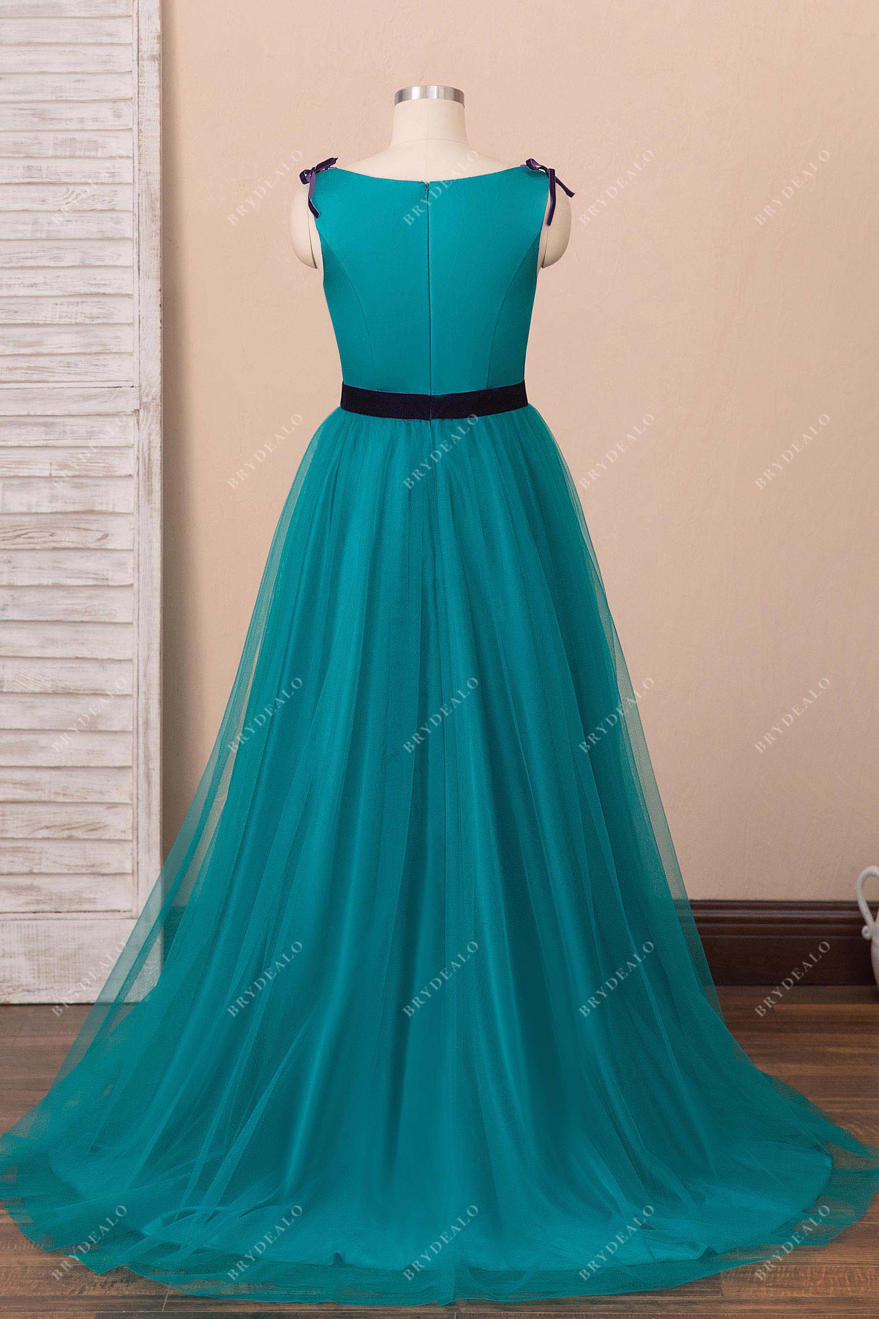 sleeveless tulle sweep train formal dress