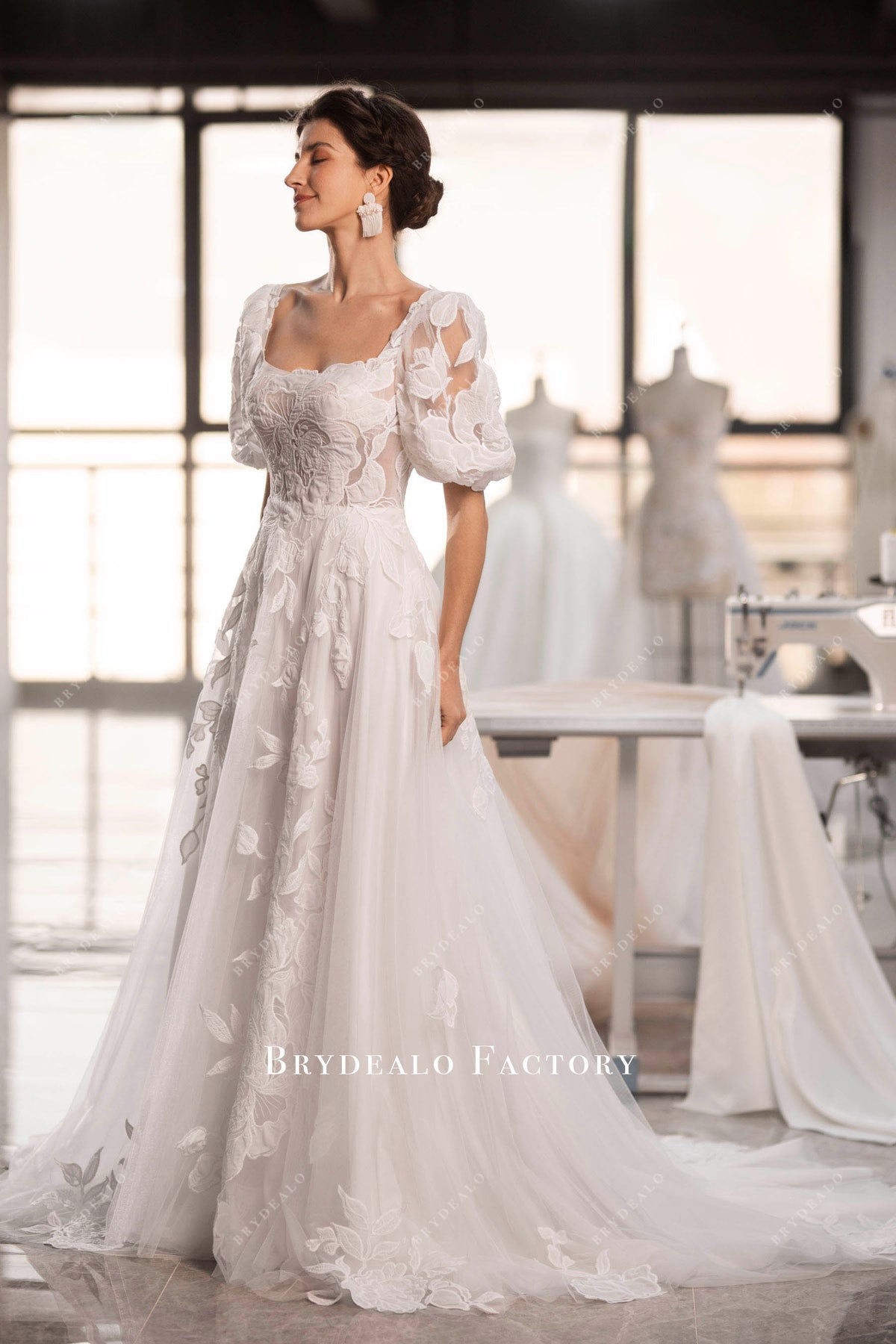 Vintage Large Flower Lace Wedding Dress