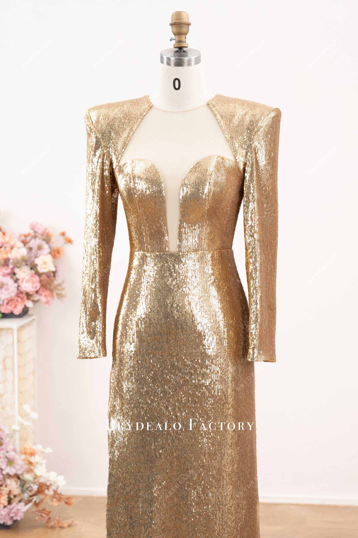 Elegant Gold Sequin Structured Shoulder Evening Dress – Brydealo