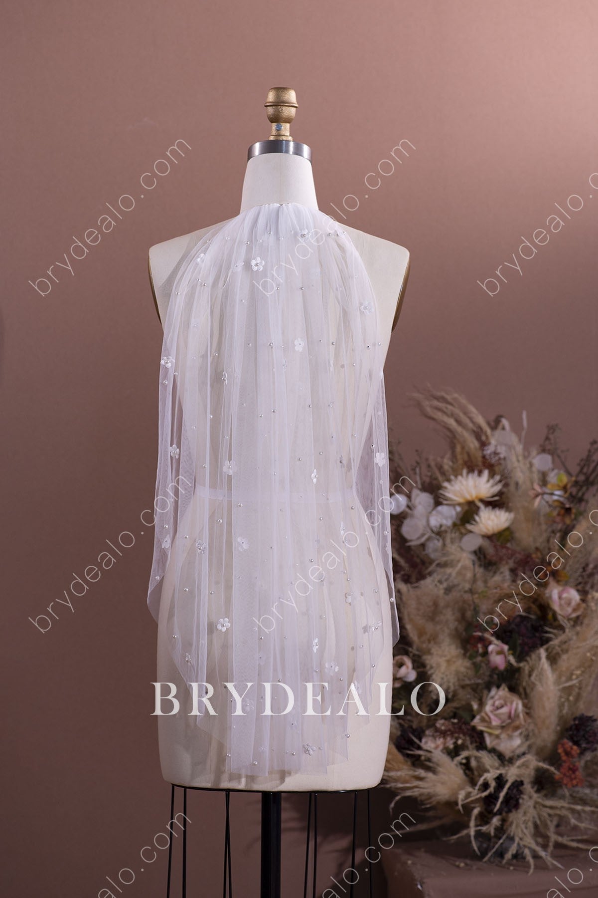 Romantic Flowers Pearls Elbow Comb Wedding  Veil