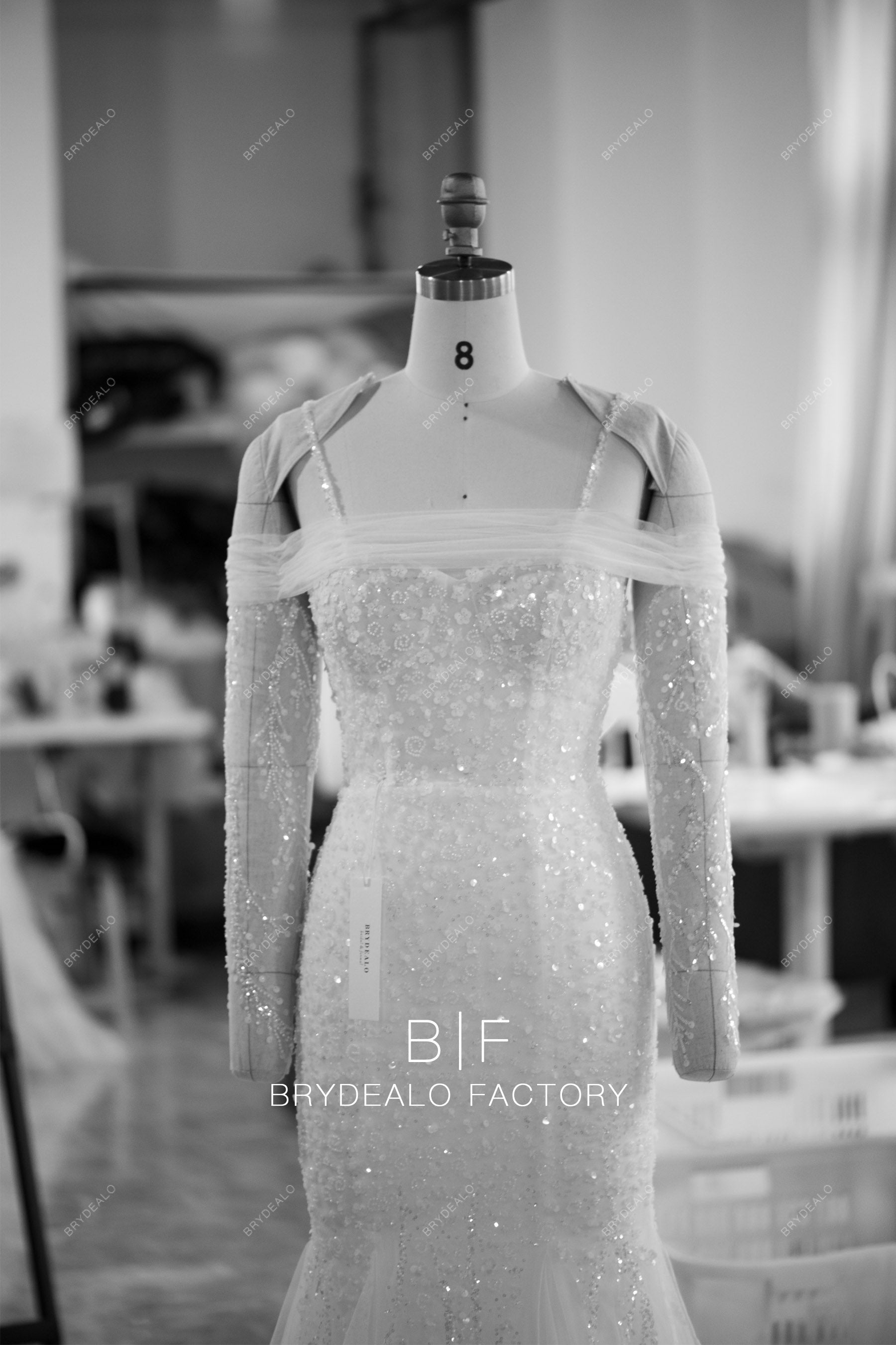 detachable off shoulder wedding dress