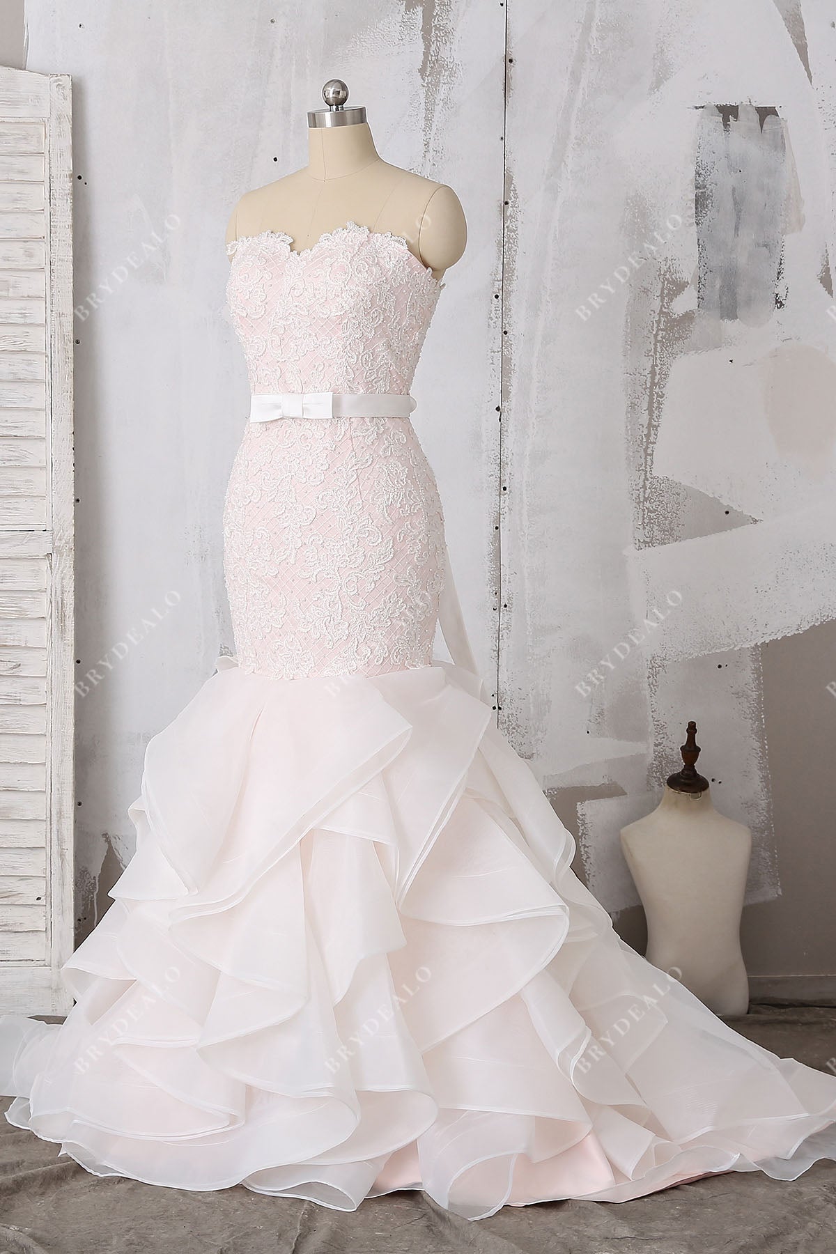 Strapless Ruffled Organza Trumpet Wedding Dress