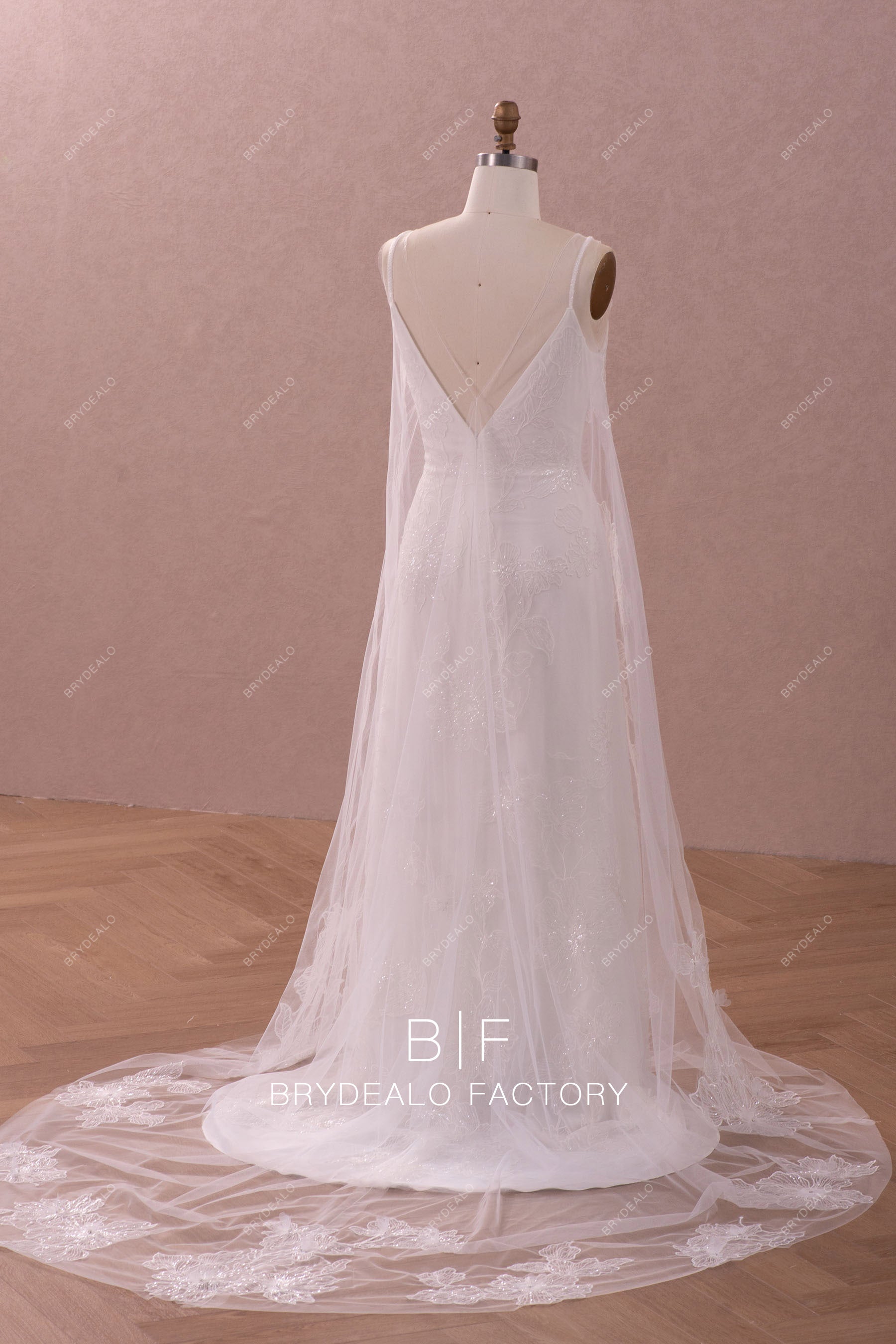 long train A-line robe lace wedding dress