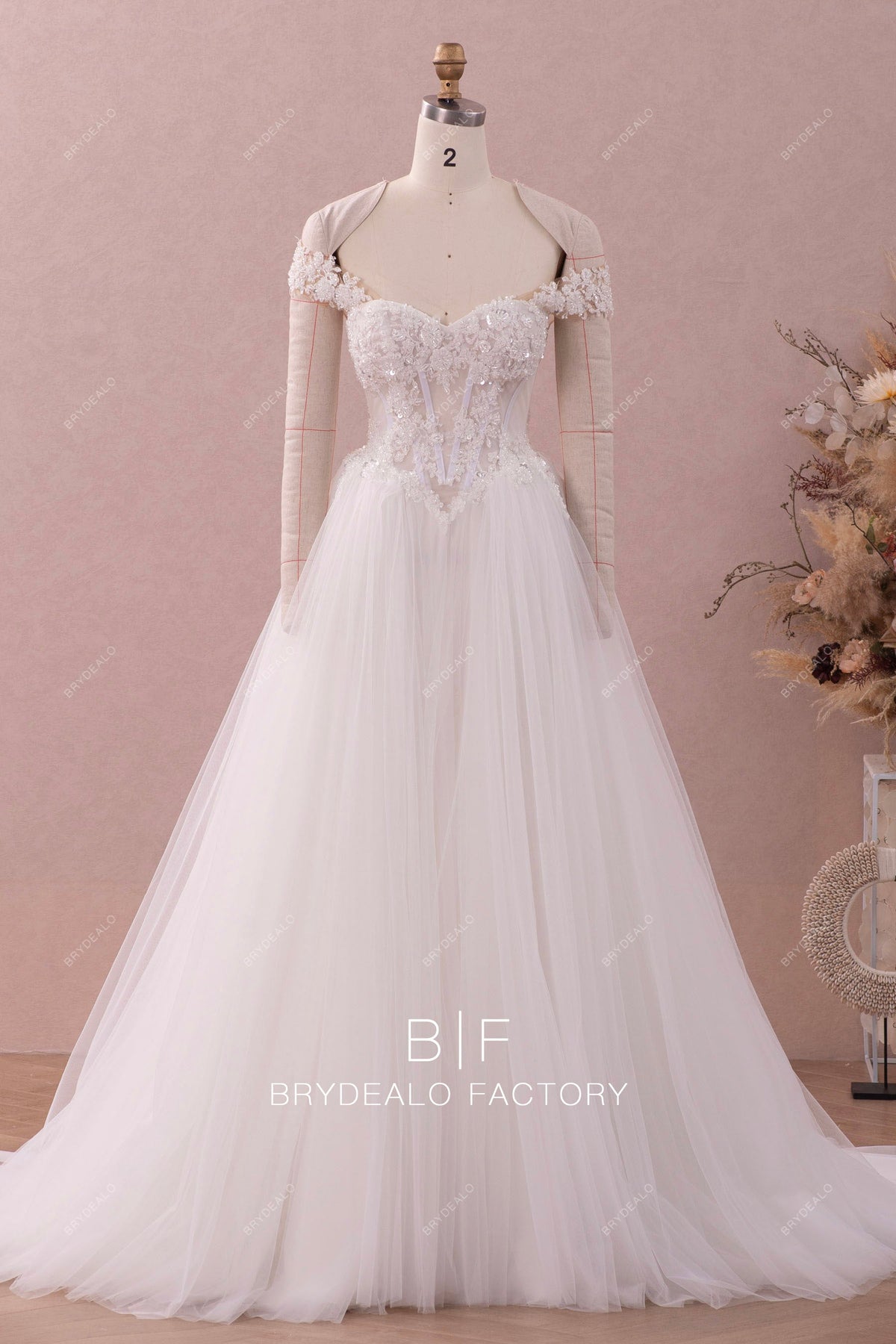 Designer Lace Sweetheart Neck Retro Basque Waist Ball Gown Bridal Gown Brydealo Designer Lace Sweetheart Neck Retro Basque Waist Ball Gown Bridal Gown Brydealo