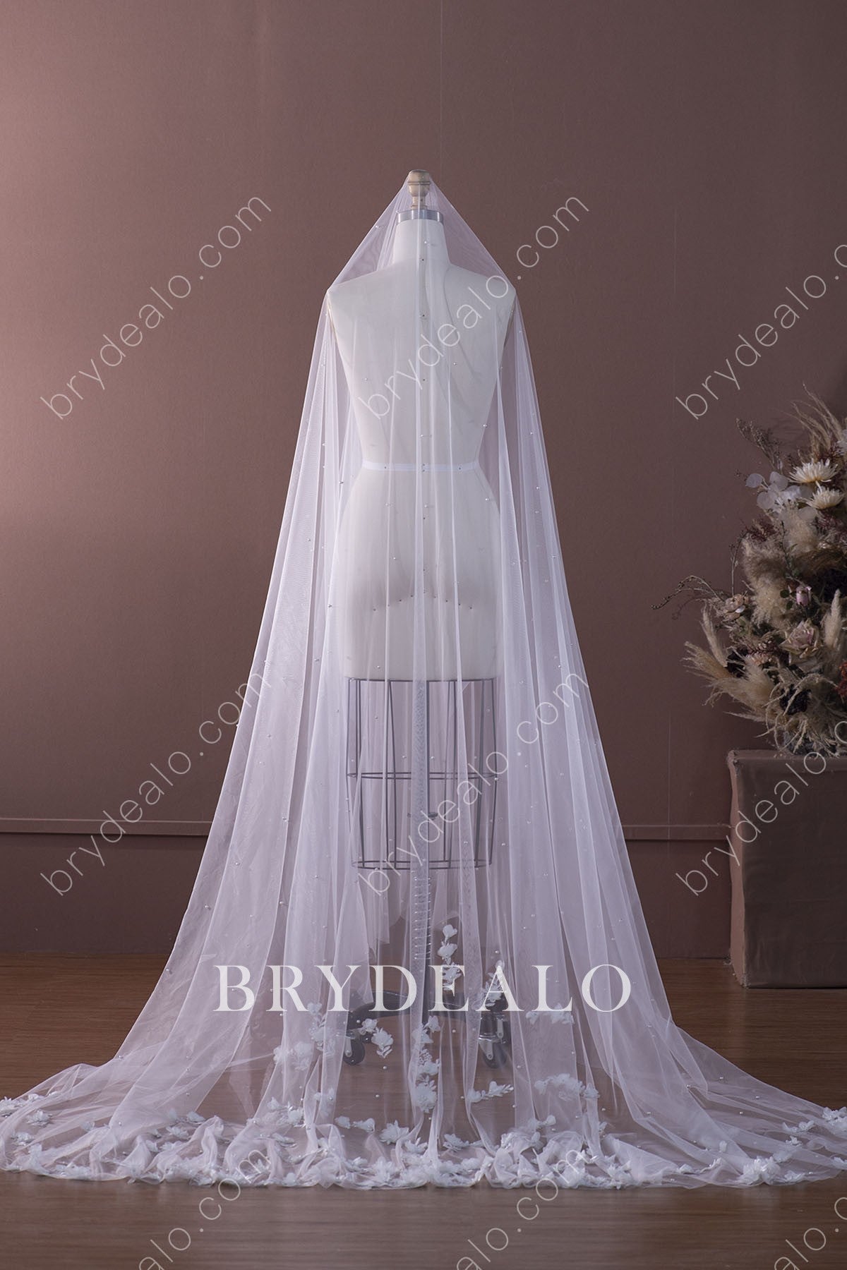 romantic pearls 3D flower bridal veil