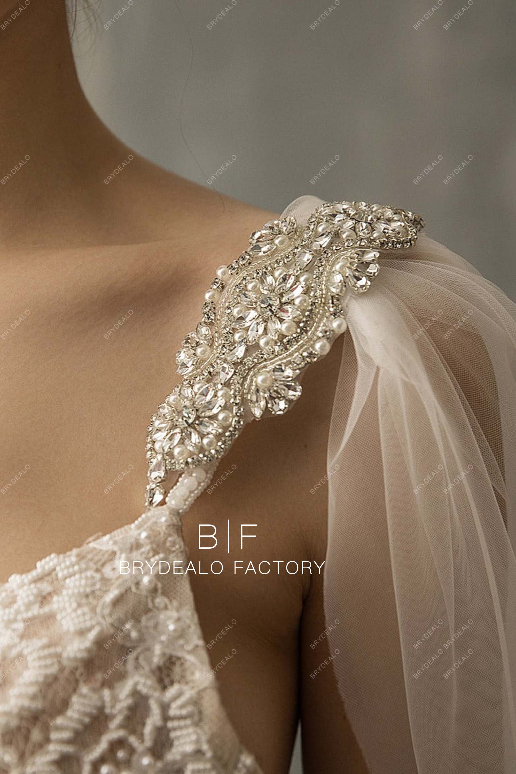 Graceful Rhinestones Shoulder Jewel