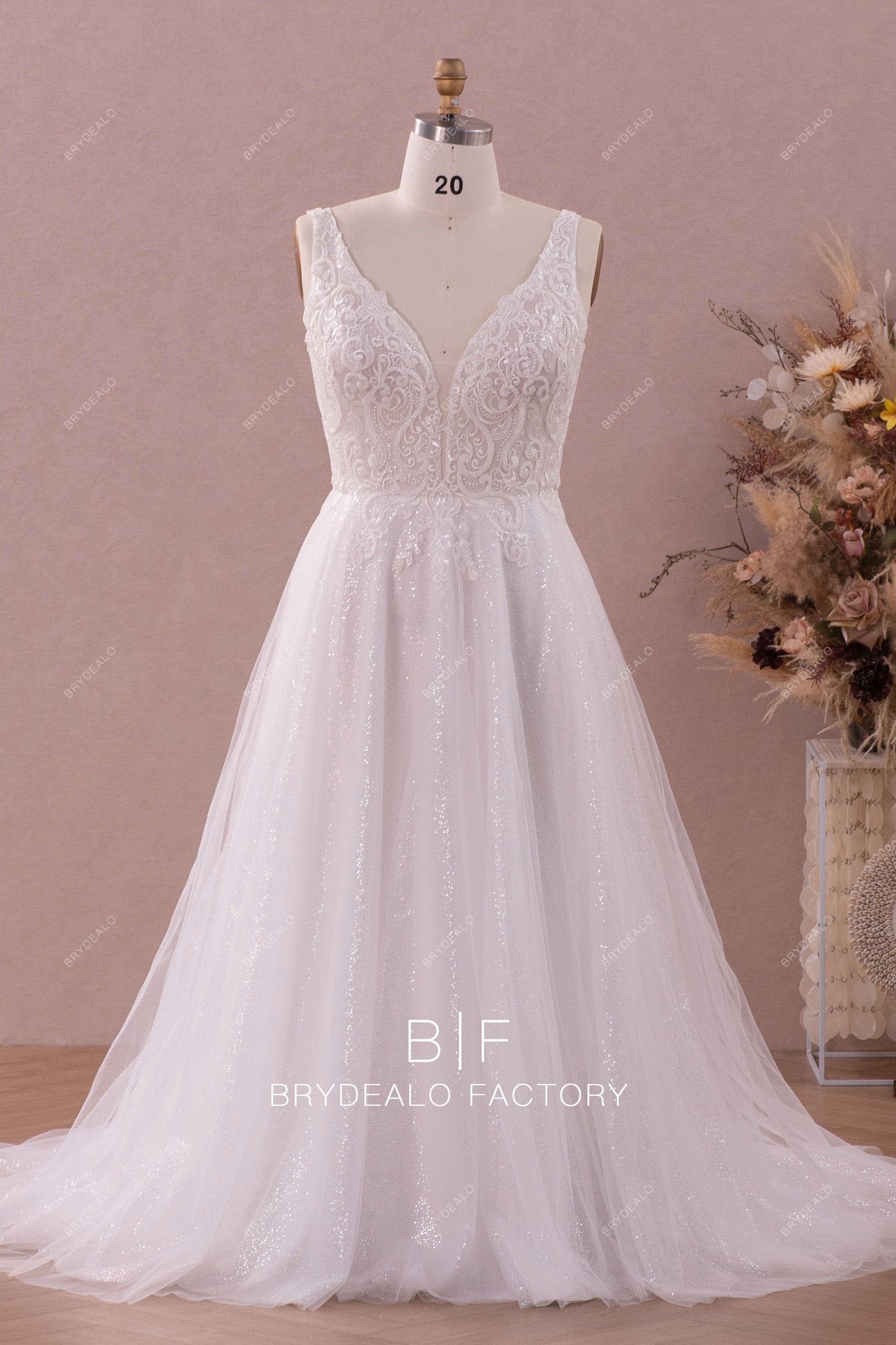 Plus Size Sleeveless Shimmery Spring Lace Tulle Bridal Gown