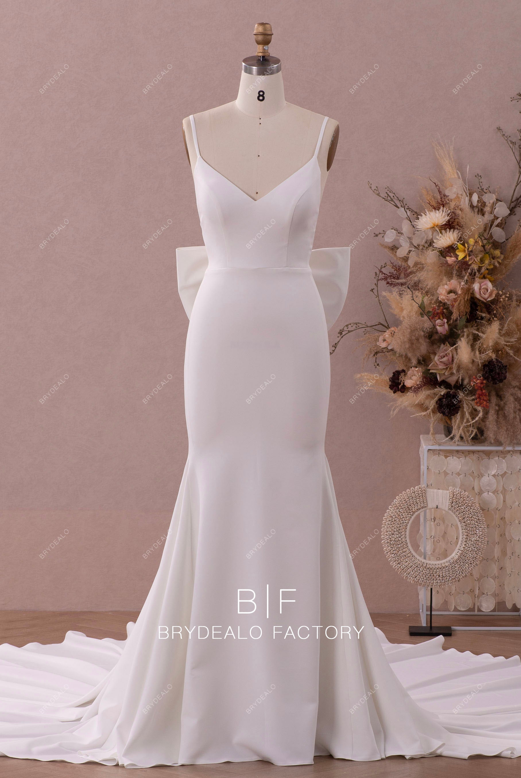 spaghetti straps sleeveless crepe mermaid wedding dress