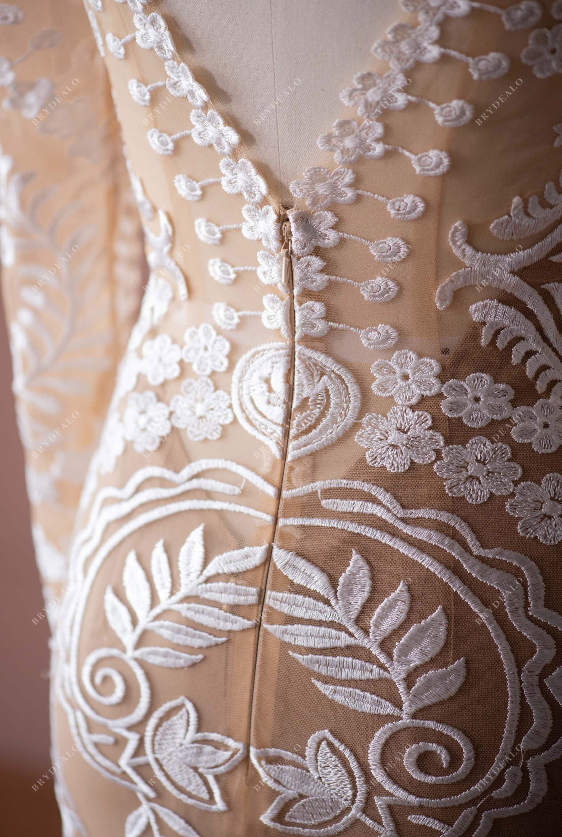 back zipper closure lace wedding dress