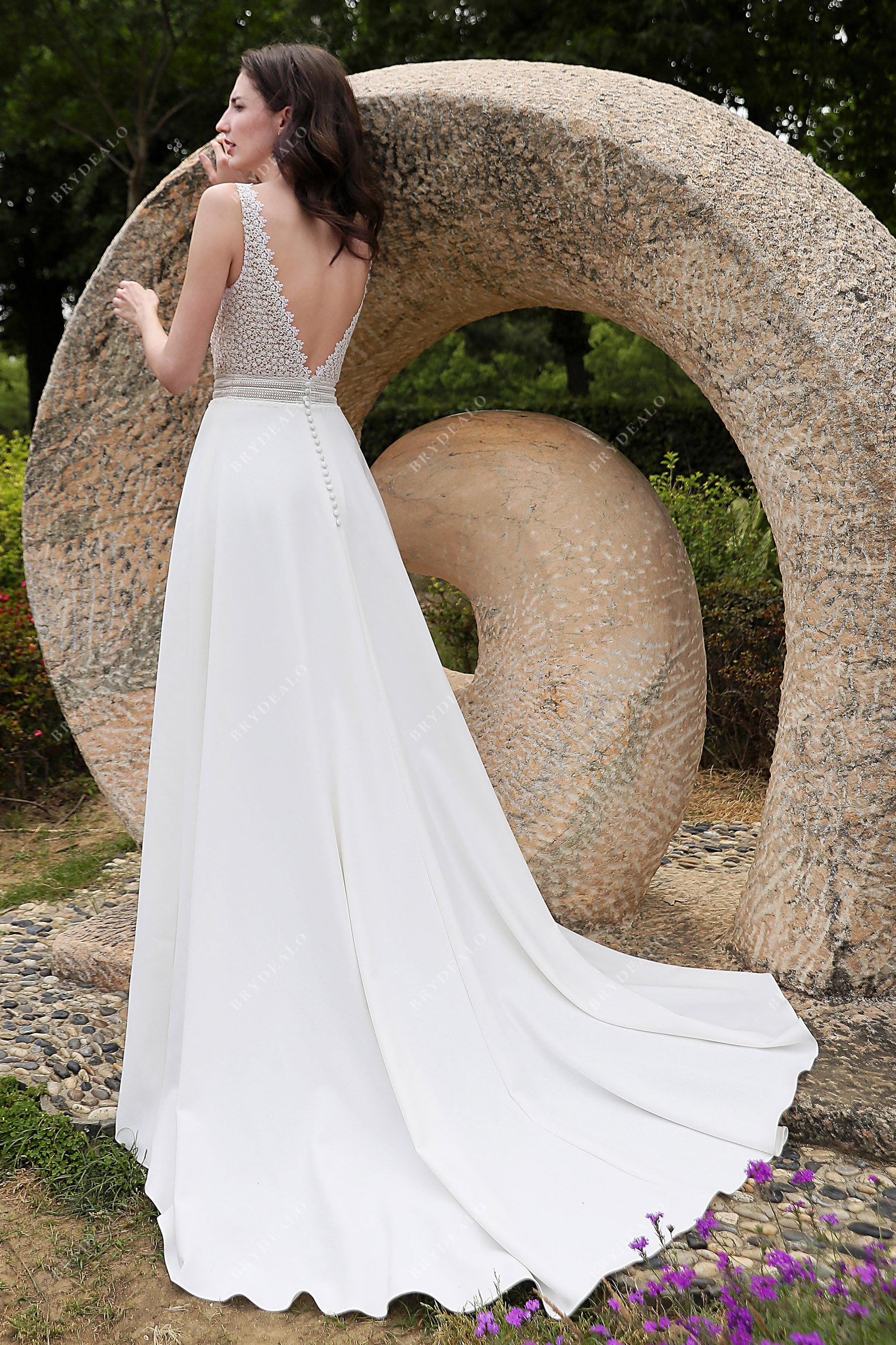 V-back lace sweep train wedding dress