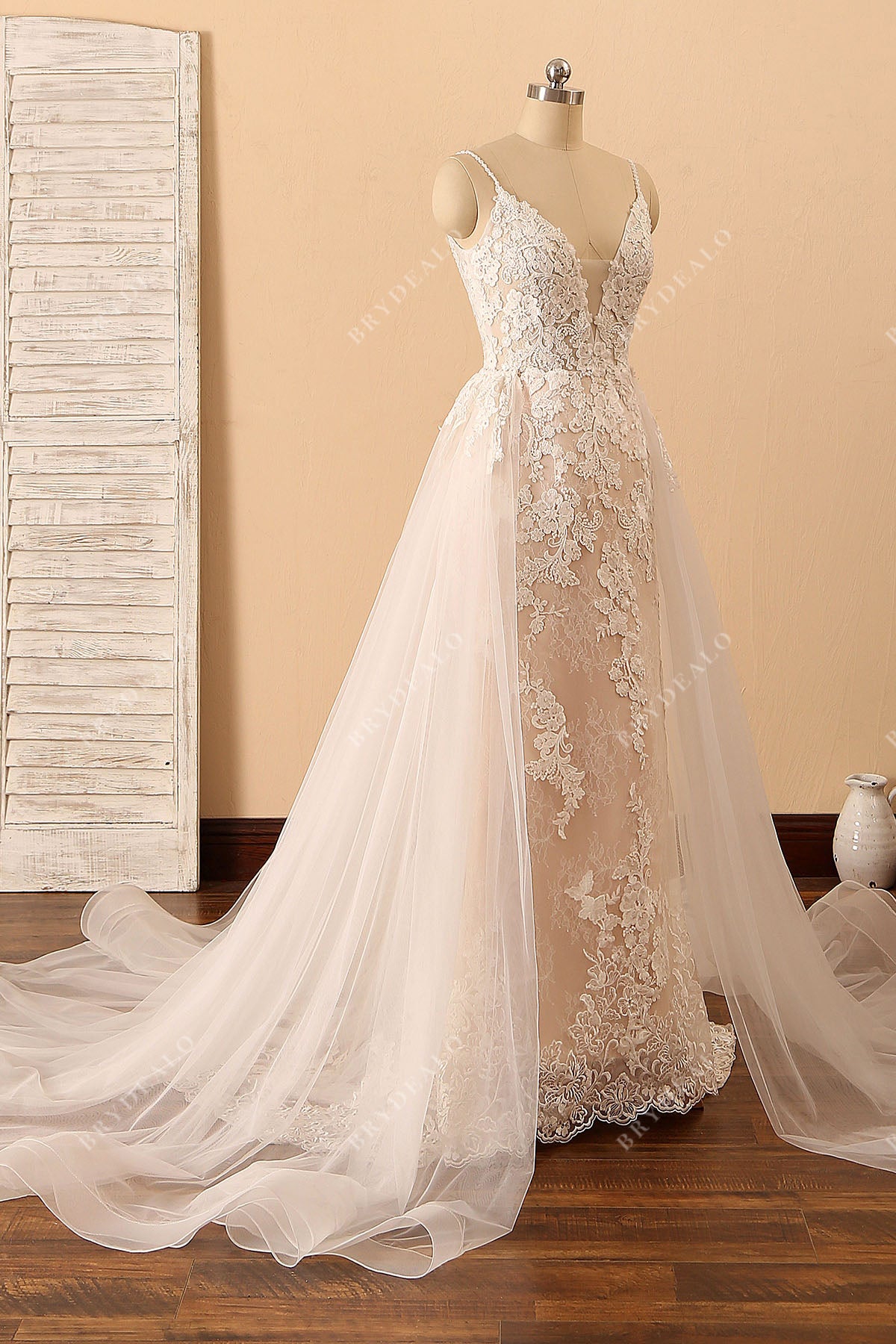 thin strap lace applique tulle overskirt wedding dress