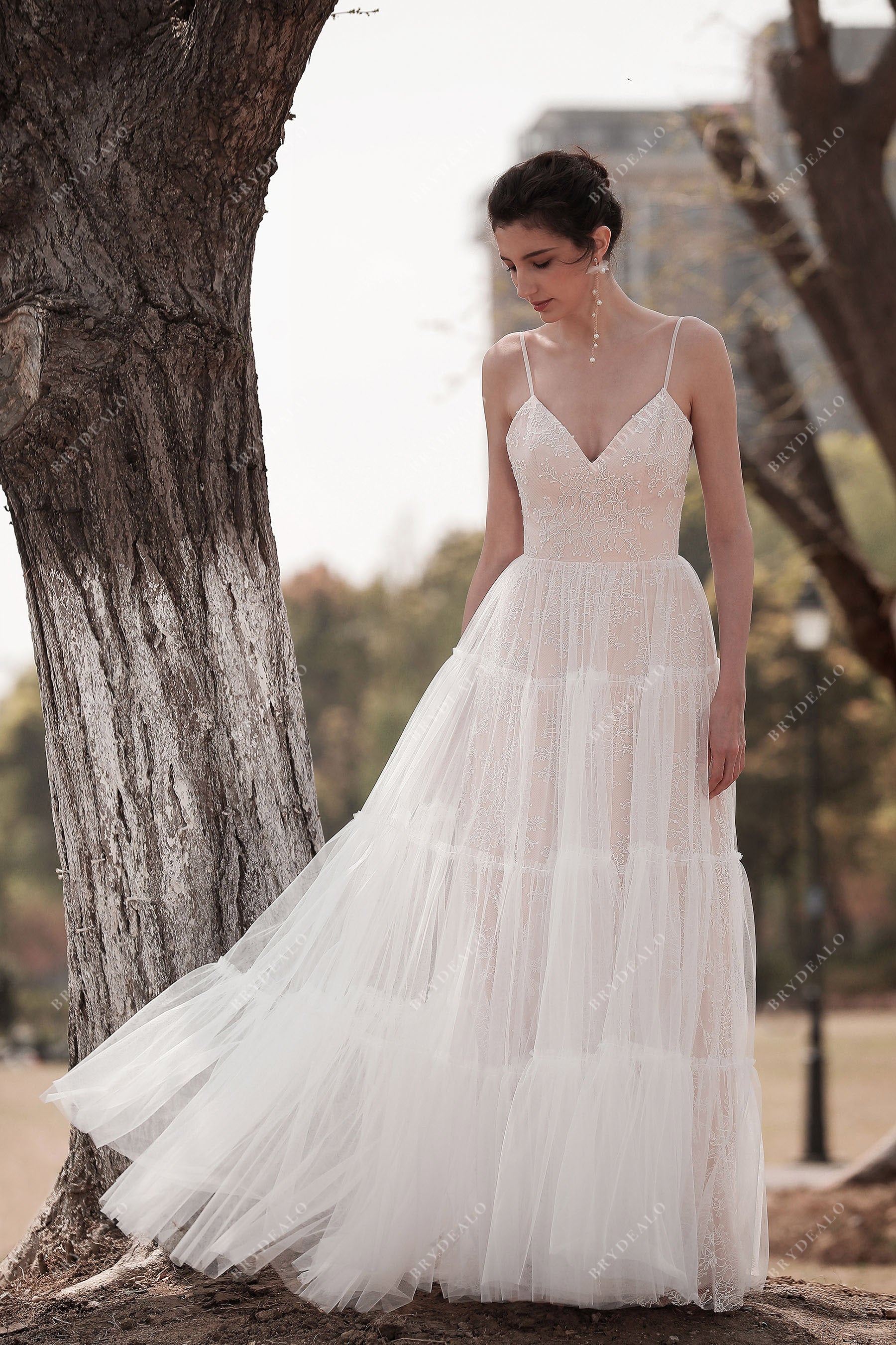 thin strap v-neck lace tulle A-line wedding dress