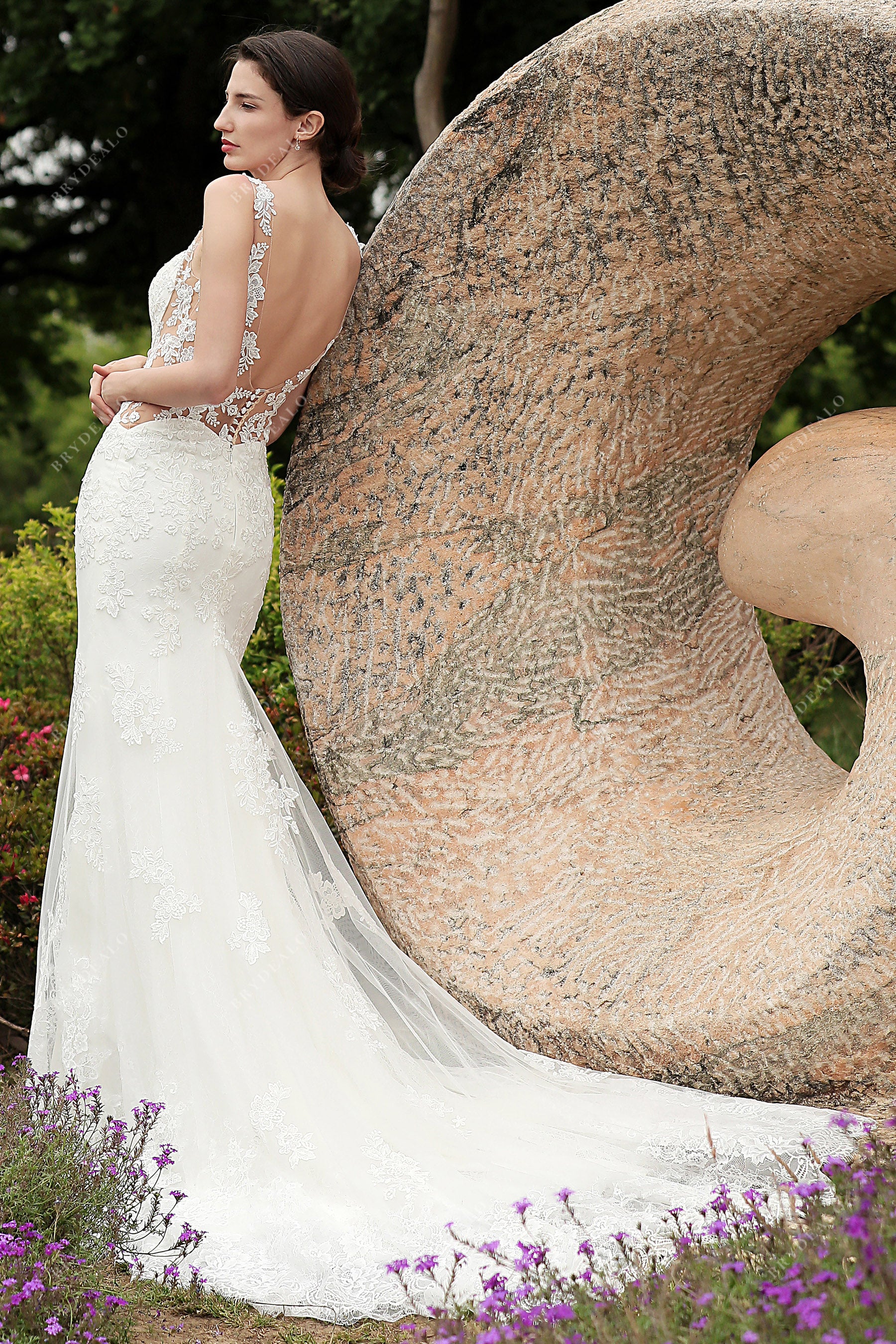 open back lace trumpet wedding dress
