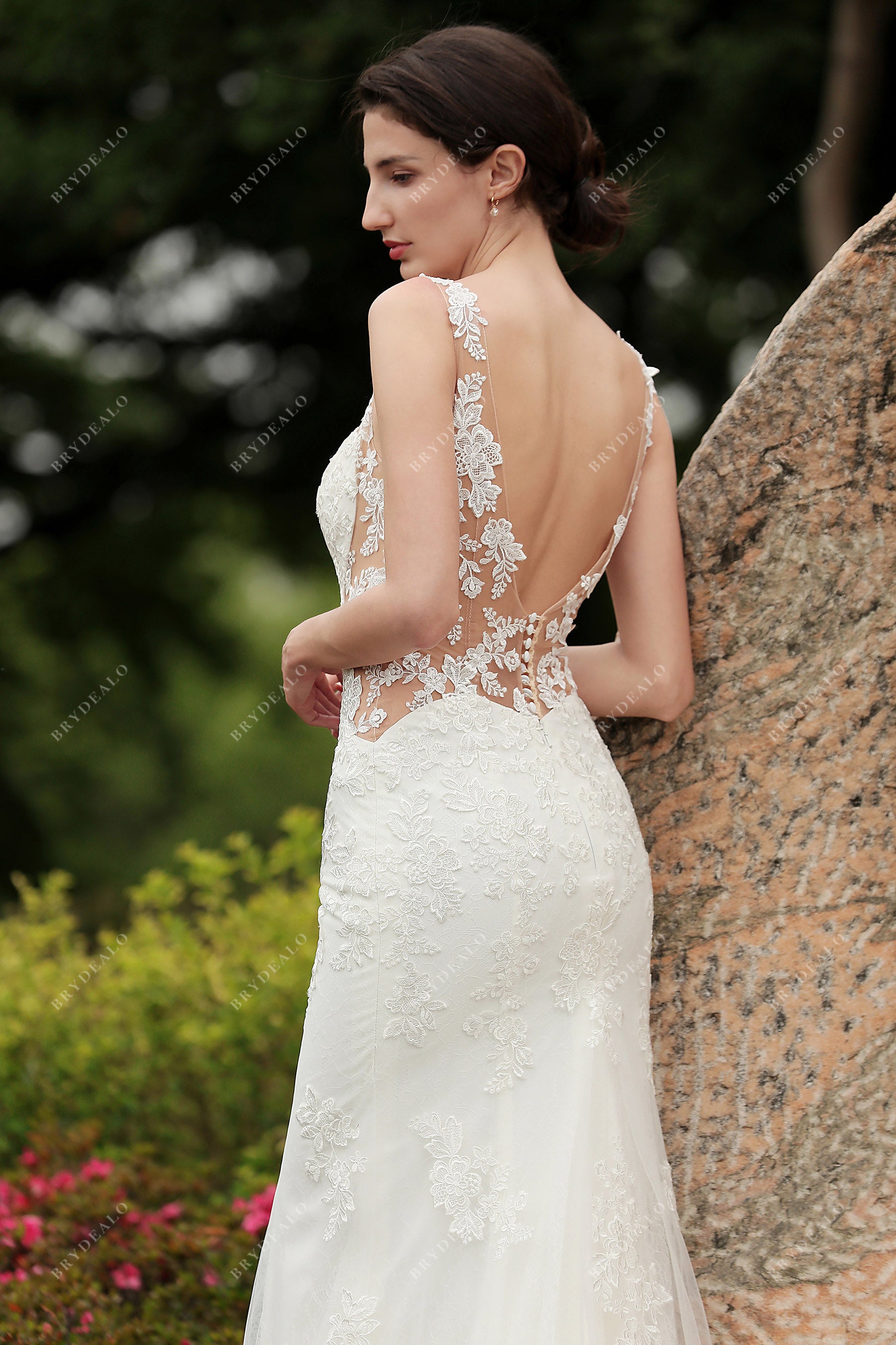 sleeveless lace applique mermaid wedding dress