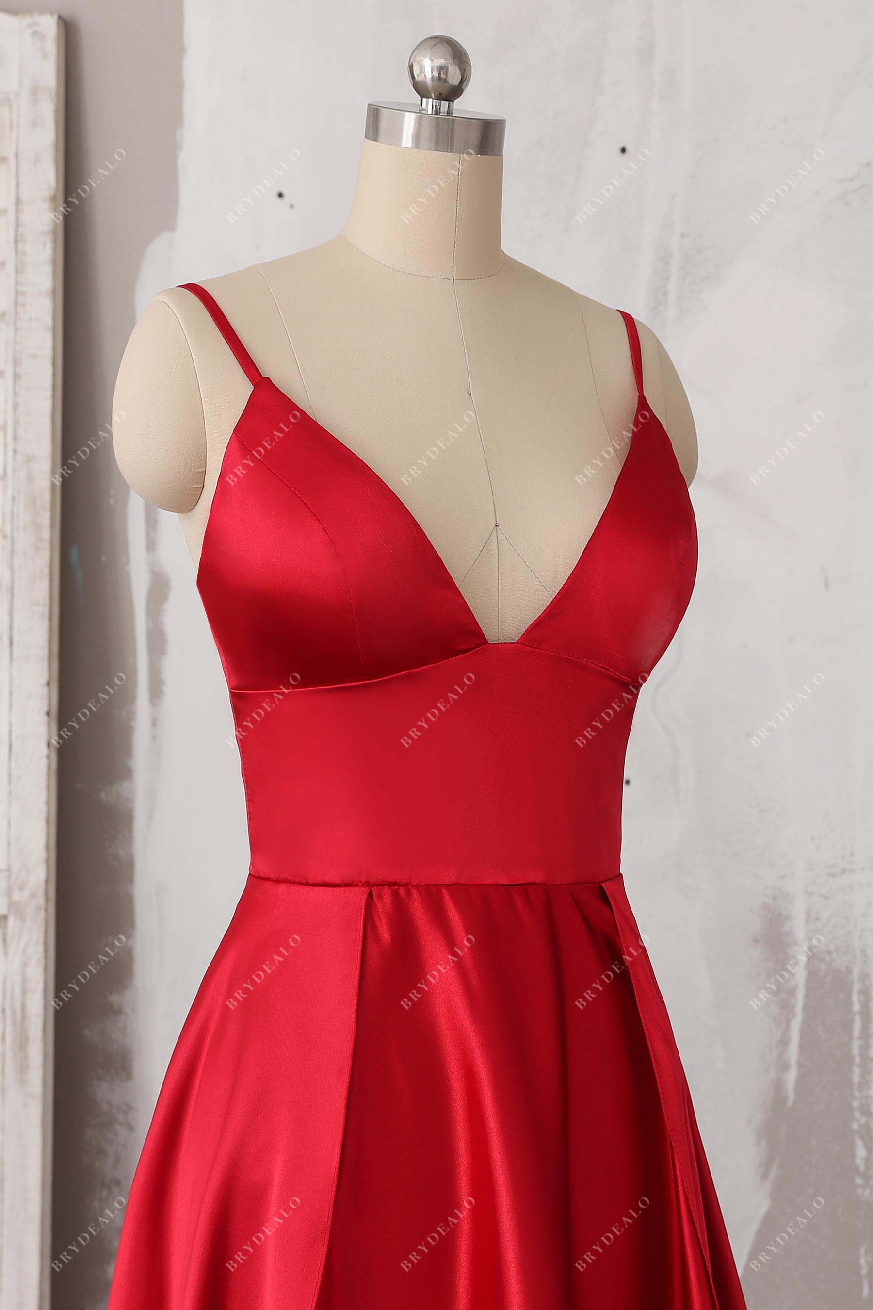 sleeveless v-neck prom dress