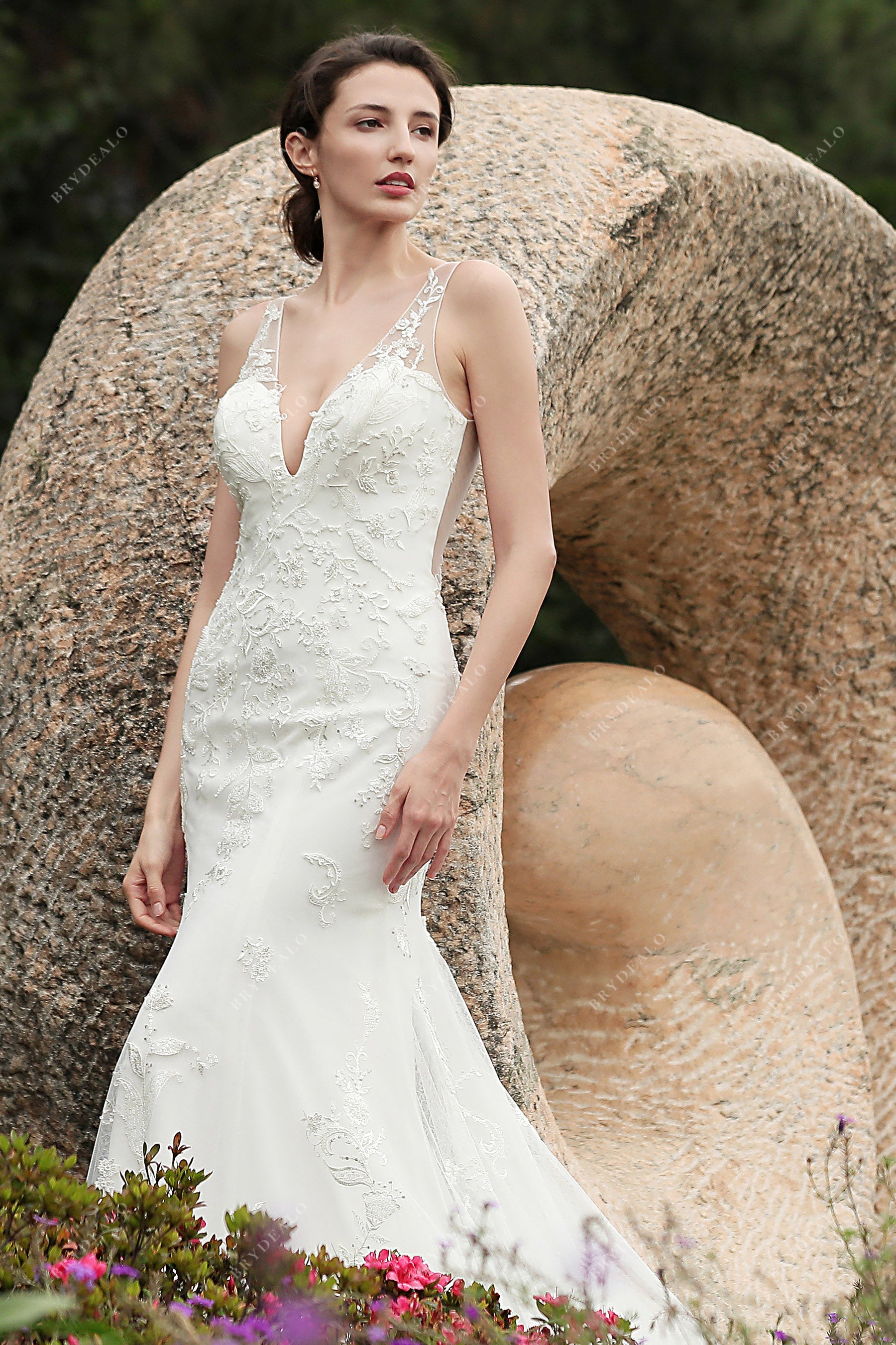 sleeveless lace applique beaded mermaid bridal dress 