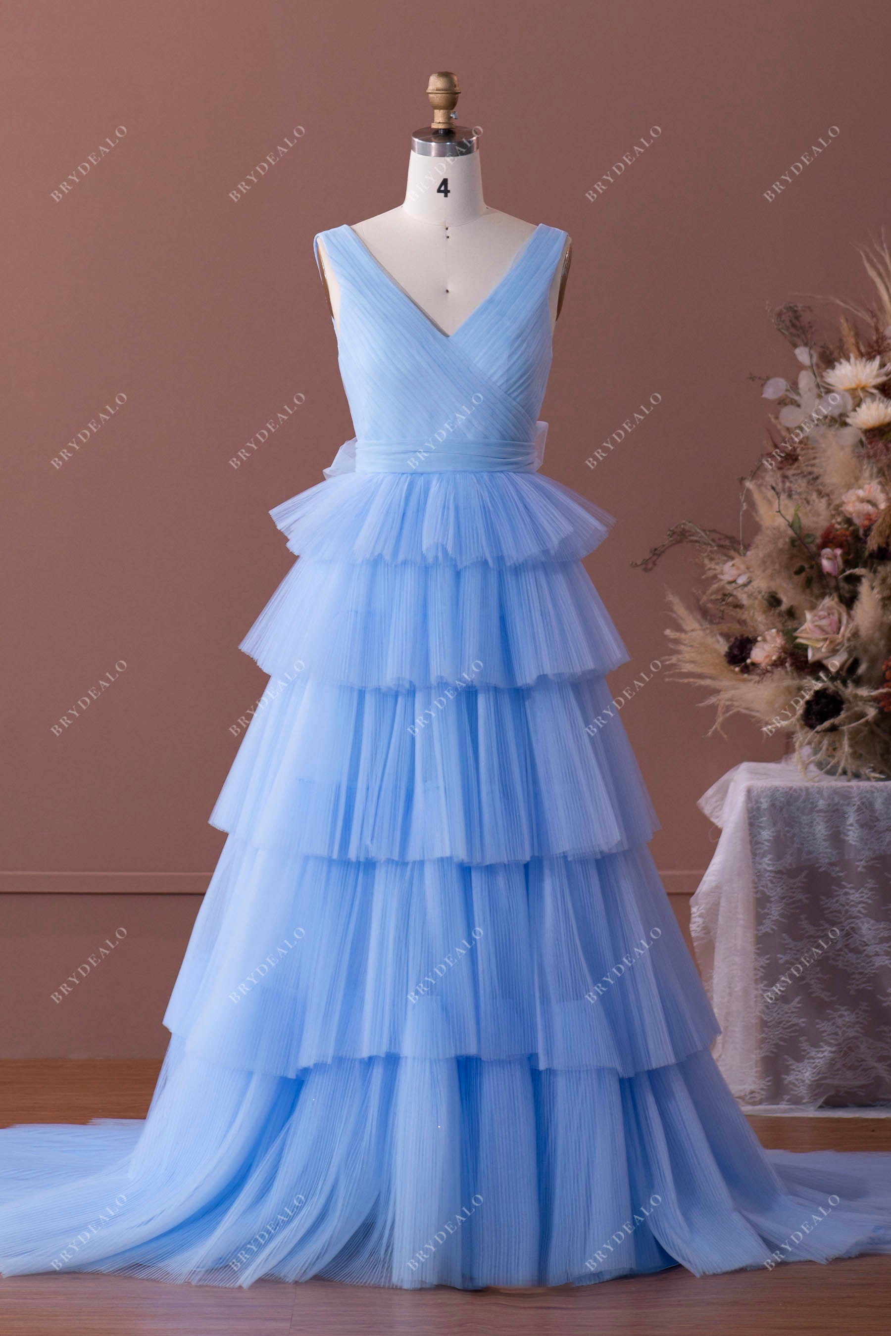 sky blue v-neck sleeveless tulle prom dress