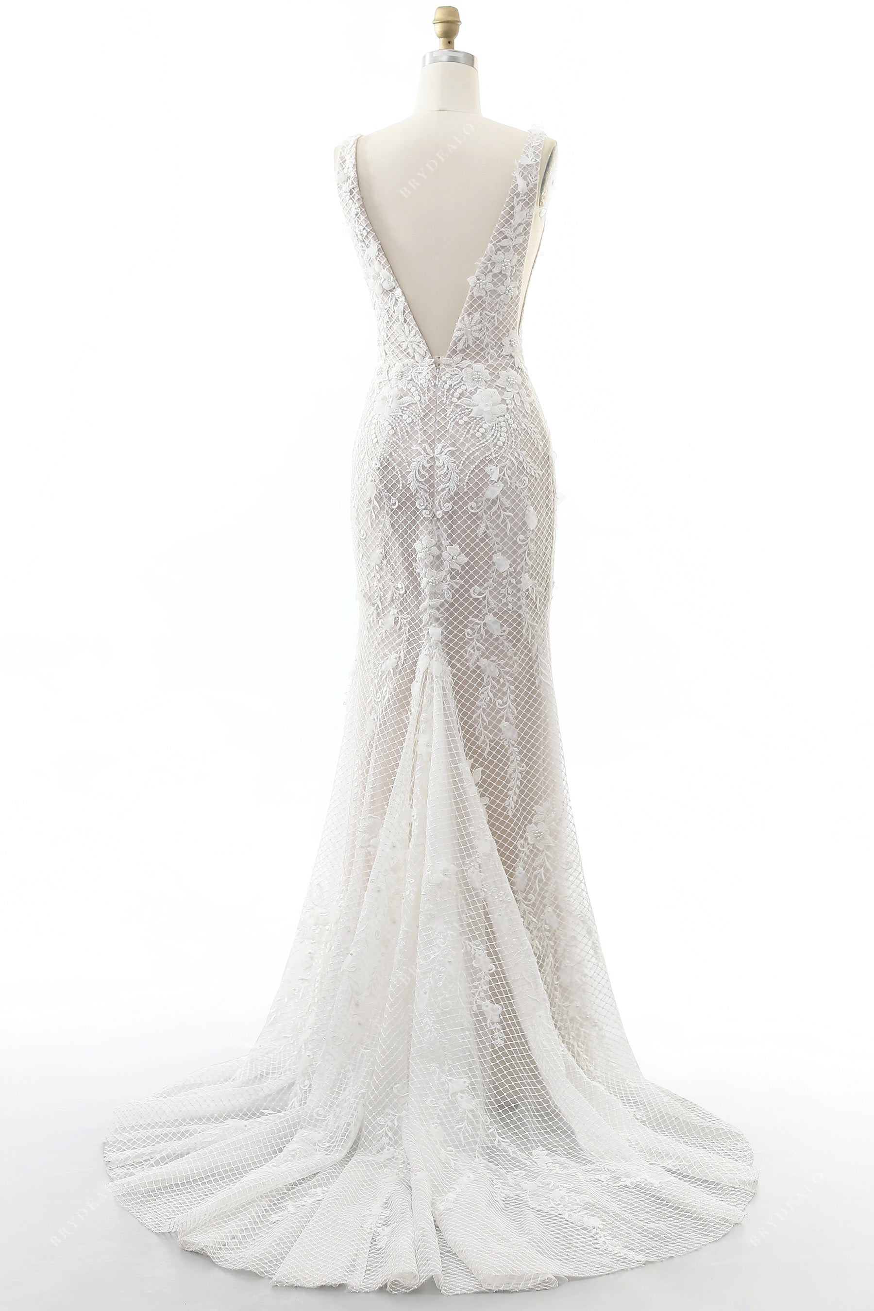 sleeveless sweep train mermaid wedding dress