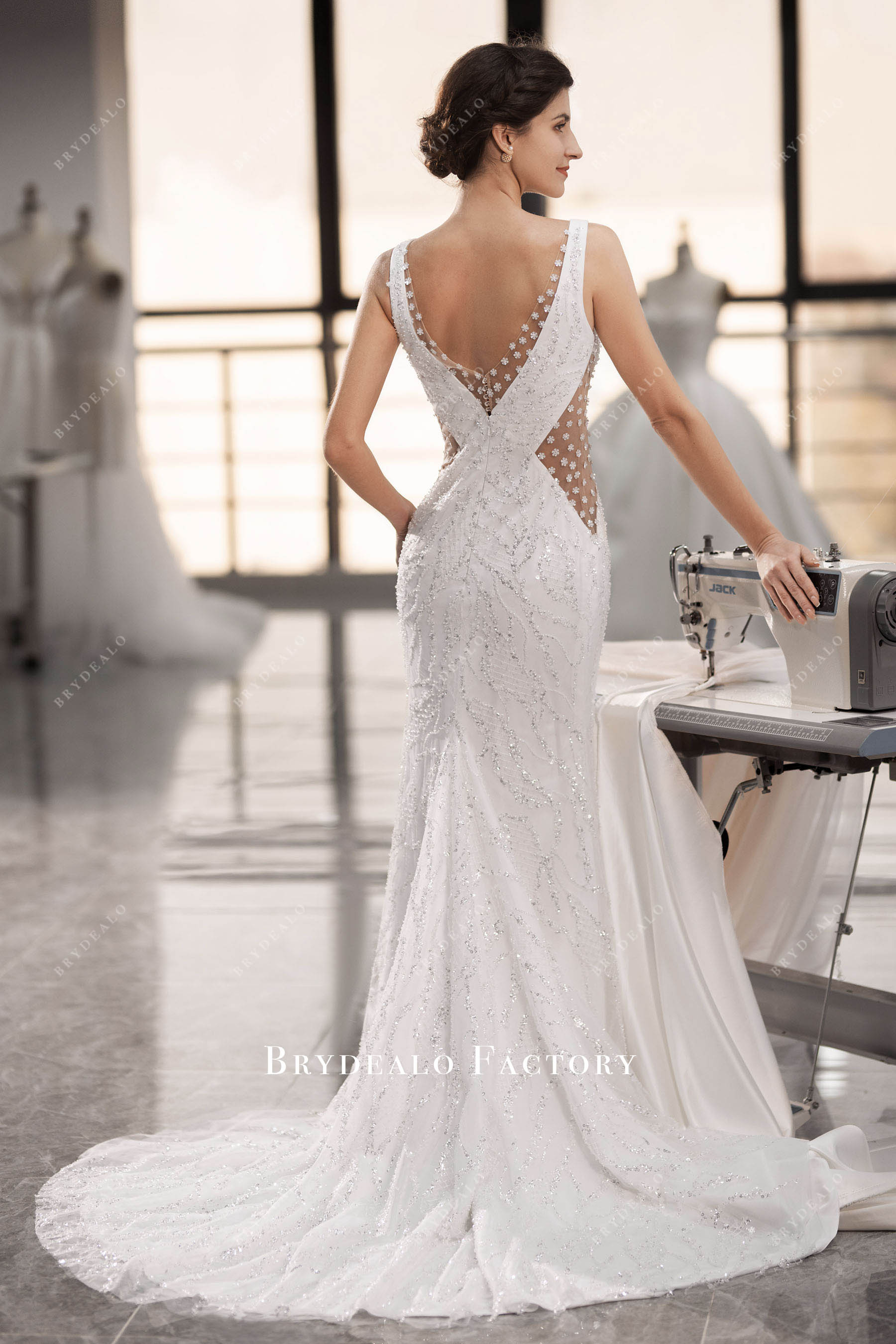 hand-sewn flower V-back wedding dress