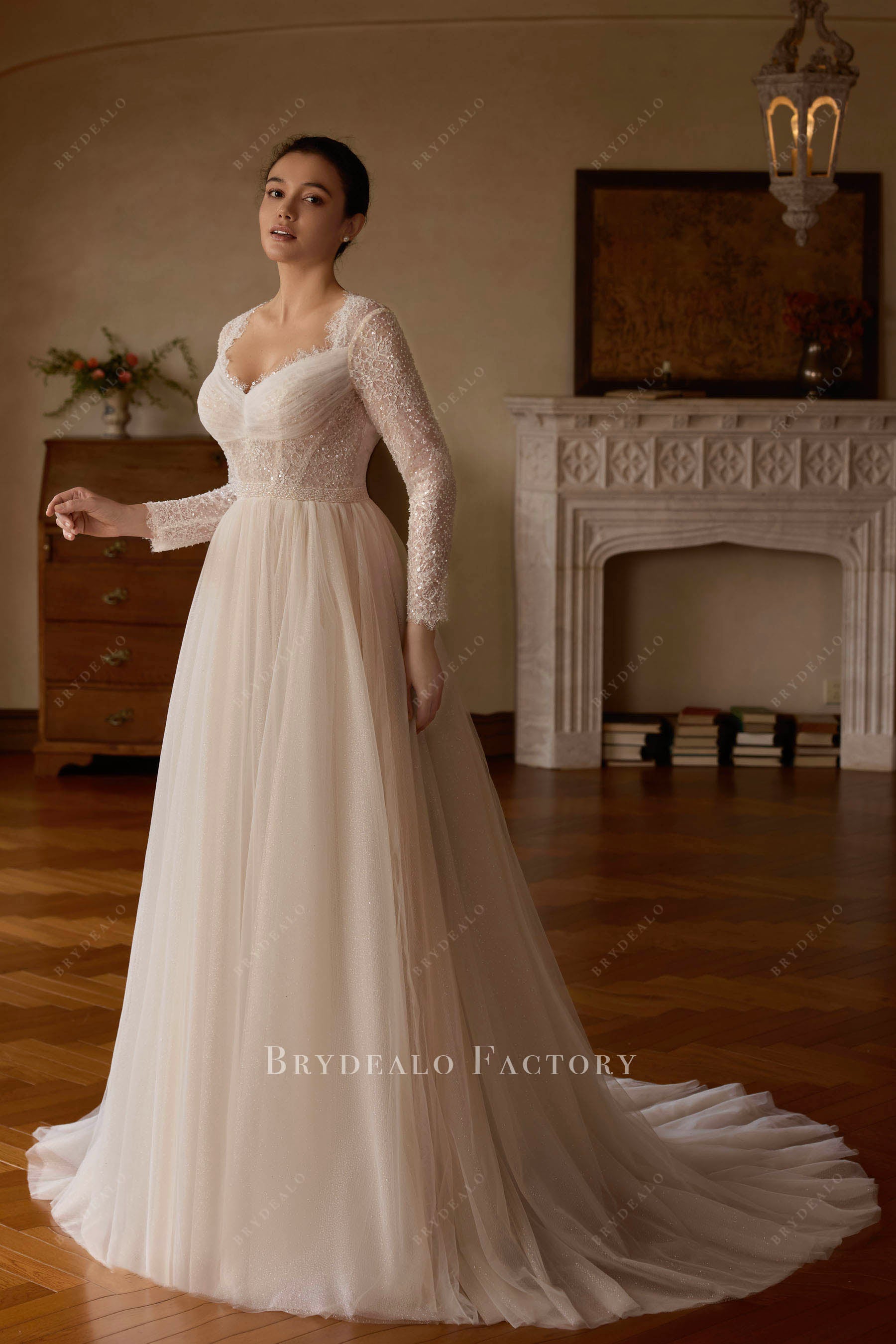 lace long sleeve wedding dress