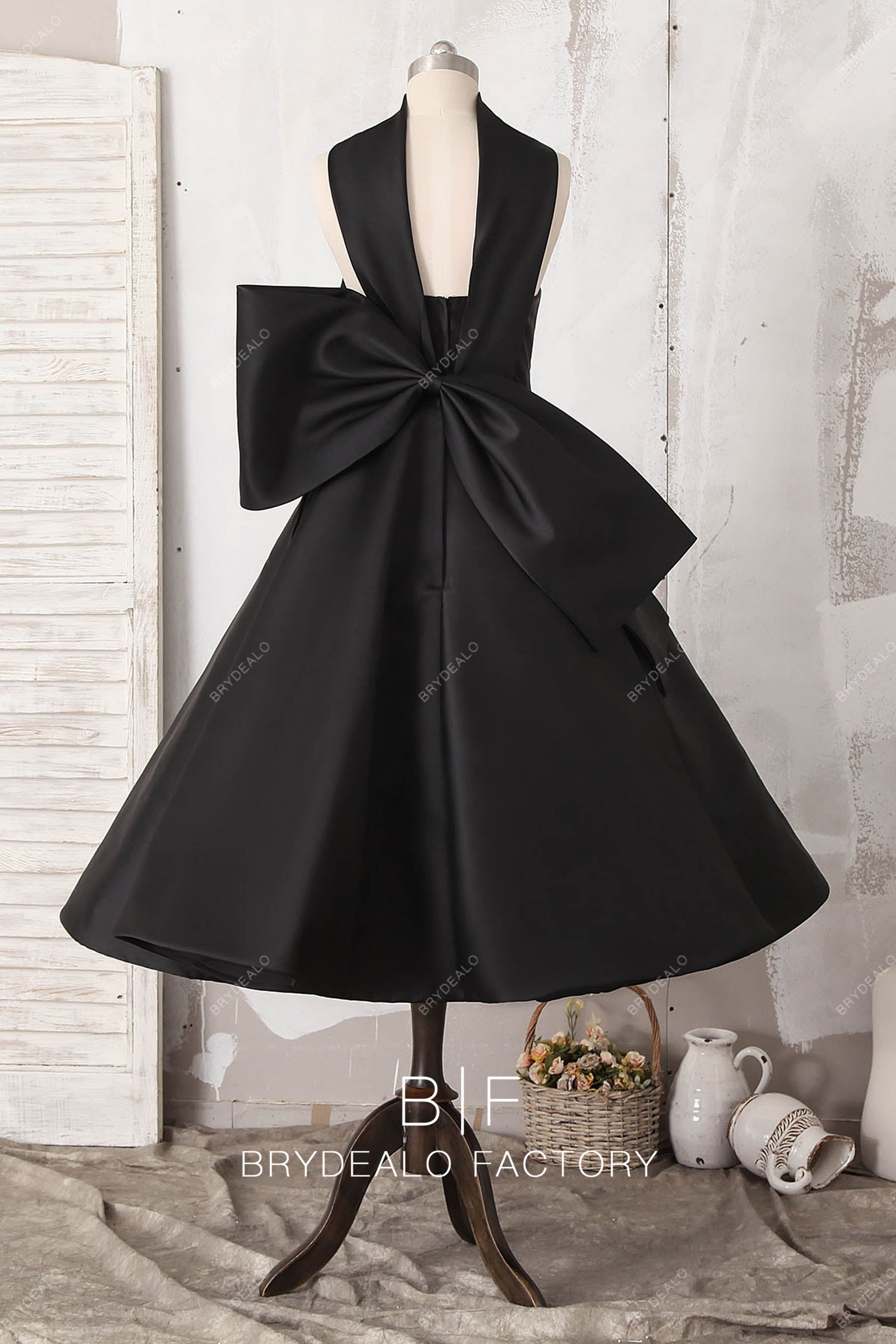 black satin bowknot A-line prom gown 