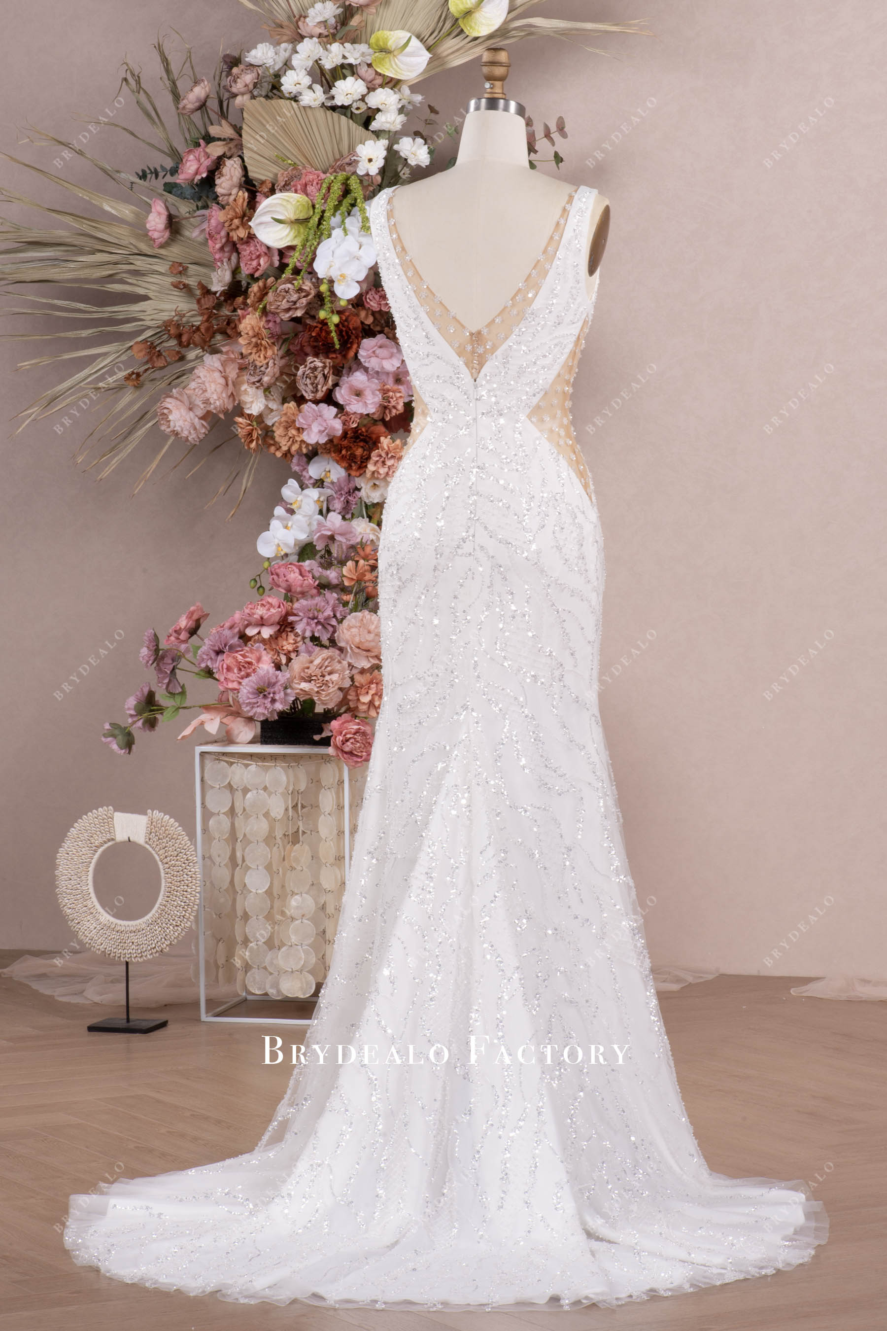 luxury sparkly V-cut back mermaid wedding dress