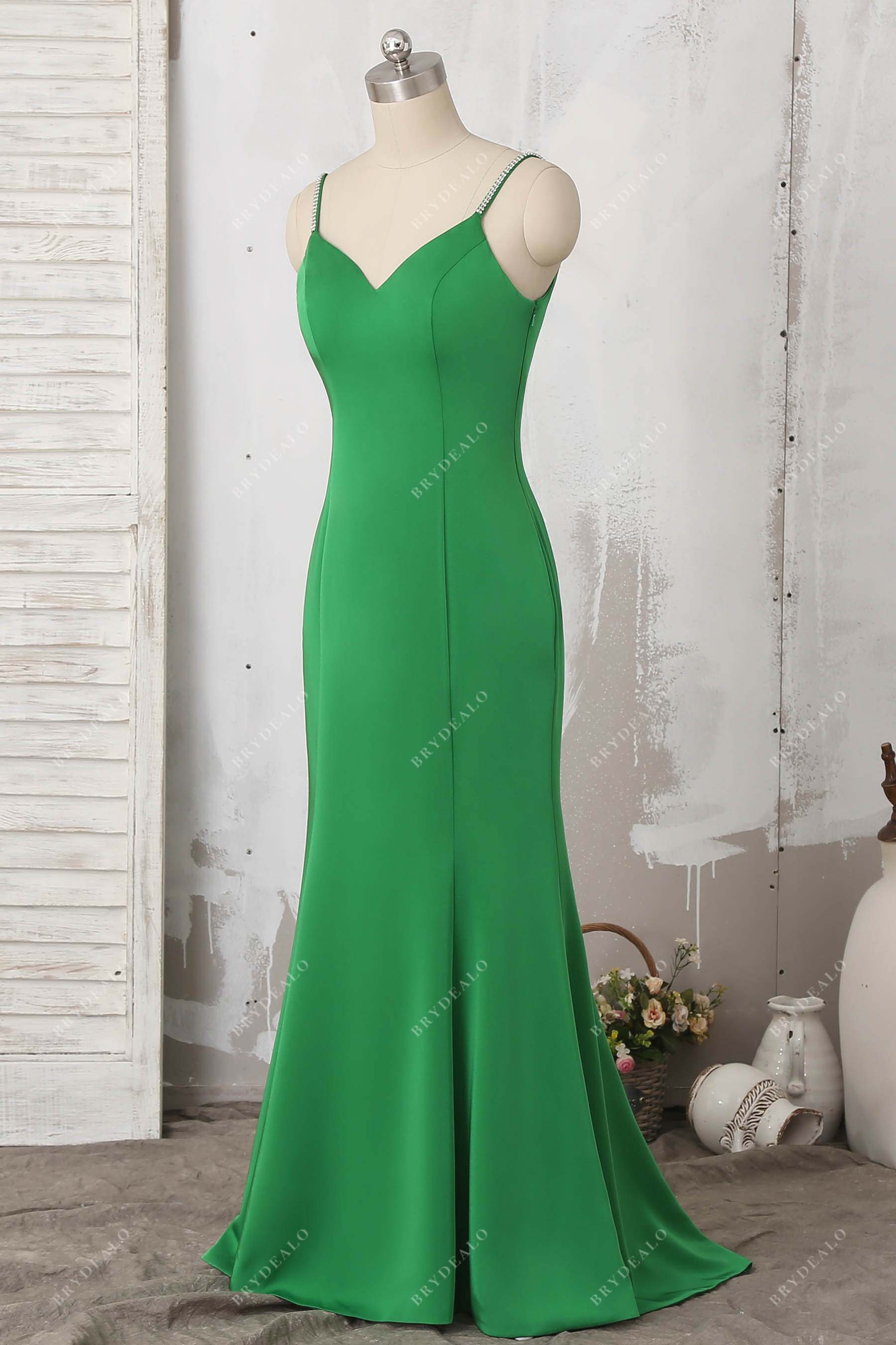 sleeveless green satin prom dress