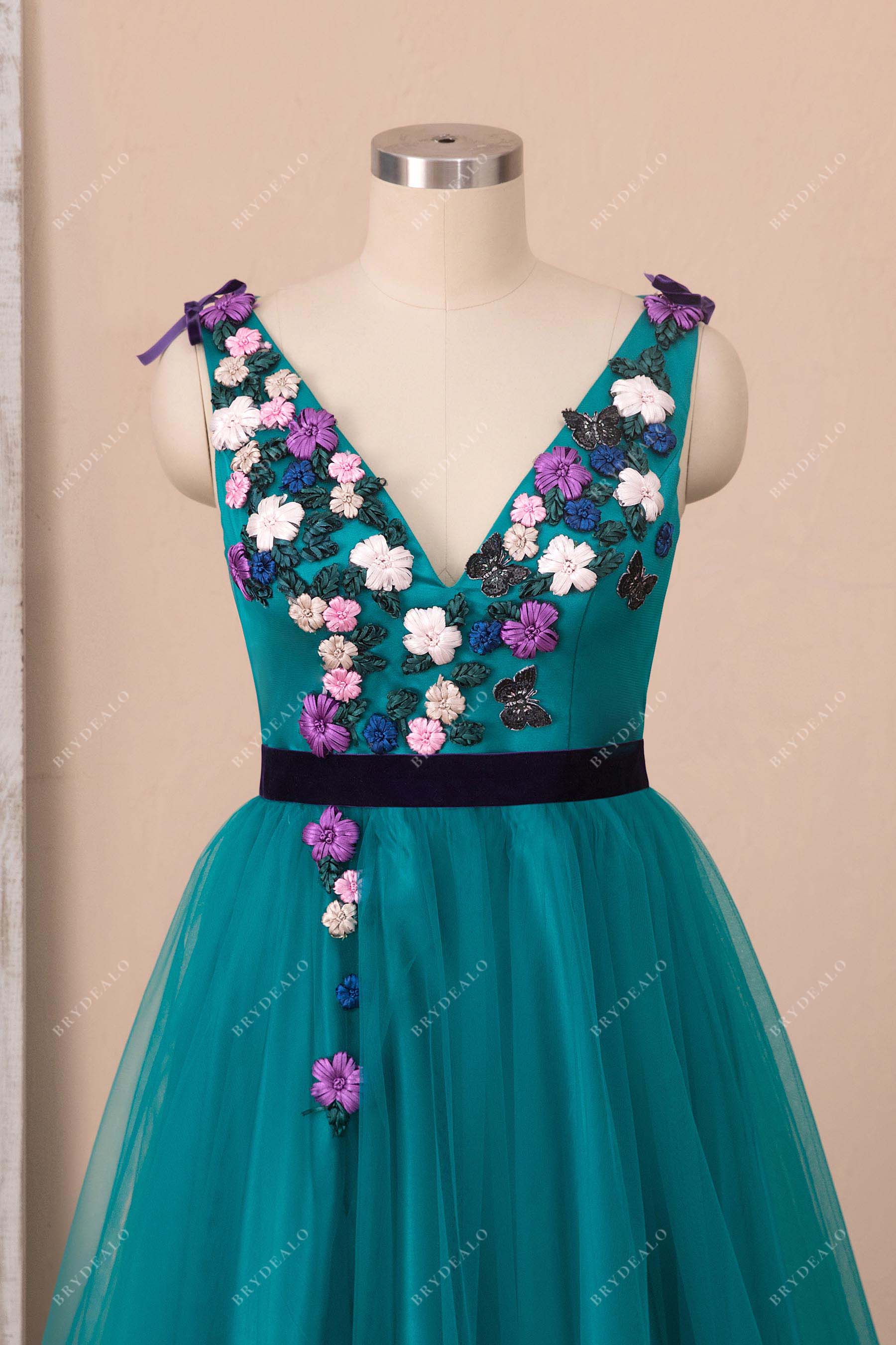 3D flowers v-neck sleeveless prom dress