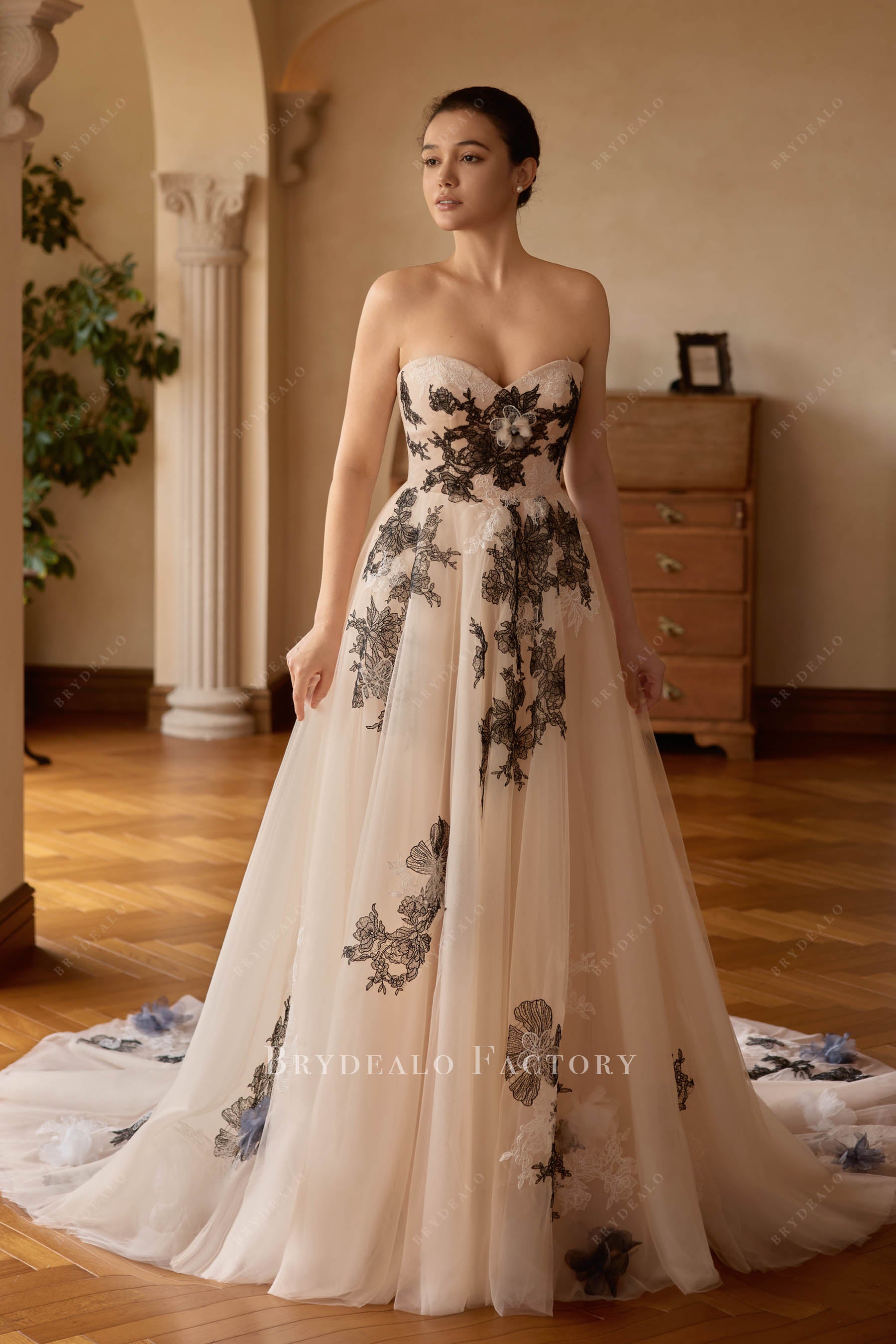 romantic sweetheart neck bridal dress