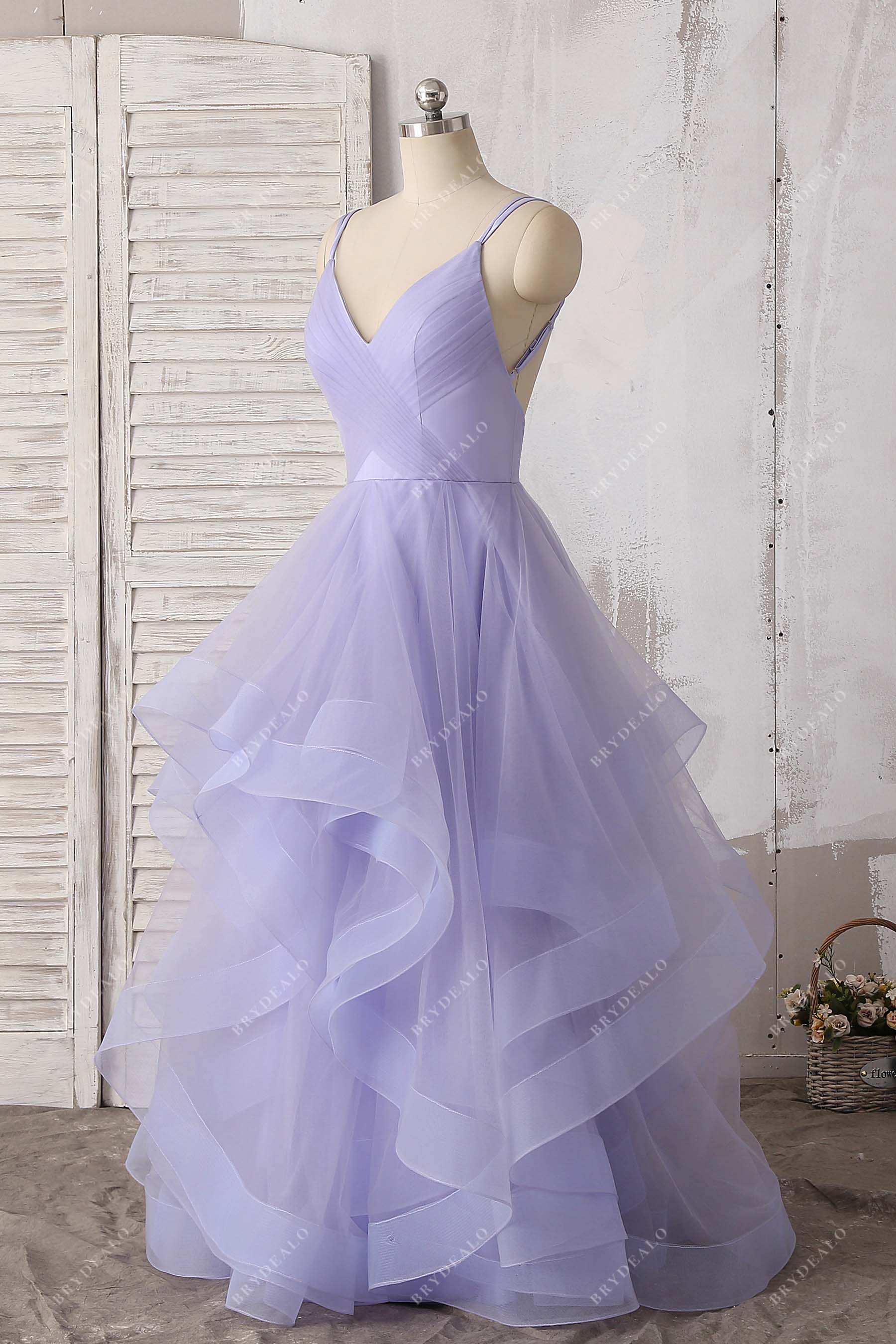 sleeveless v-neck pleated prom dress