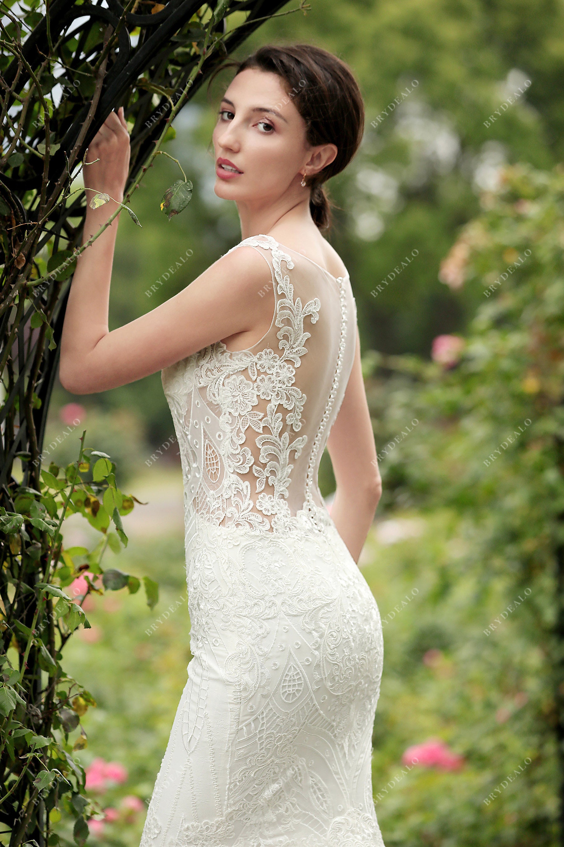 sleeveless sheer back lace mermaid wedding dress