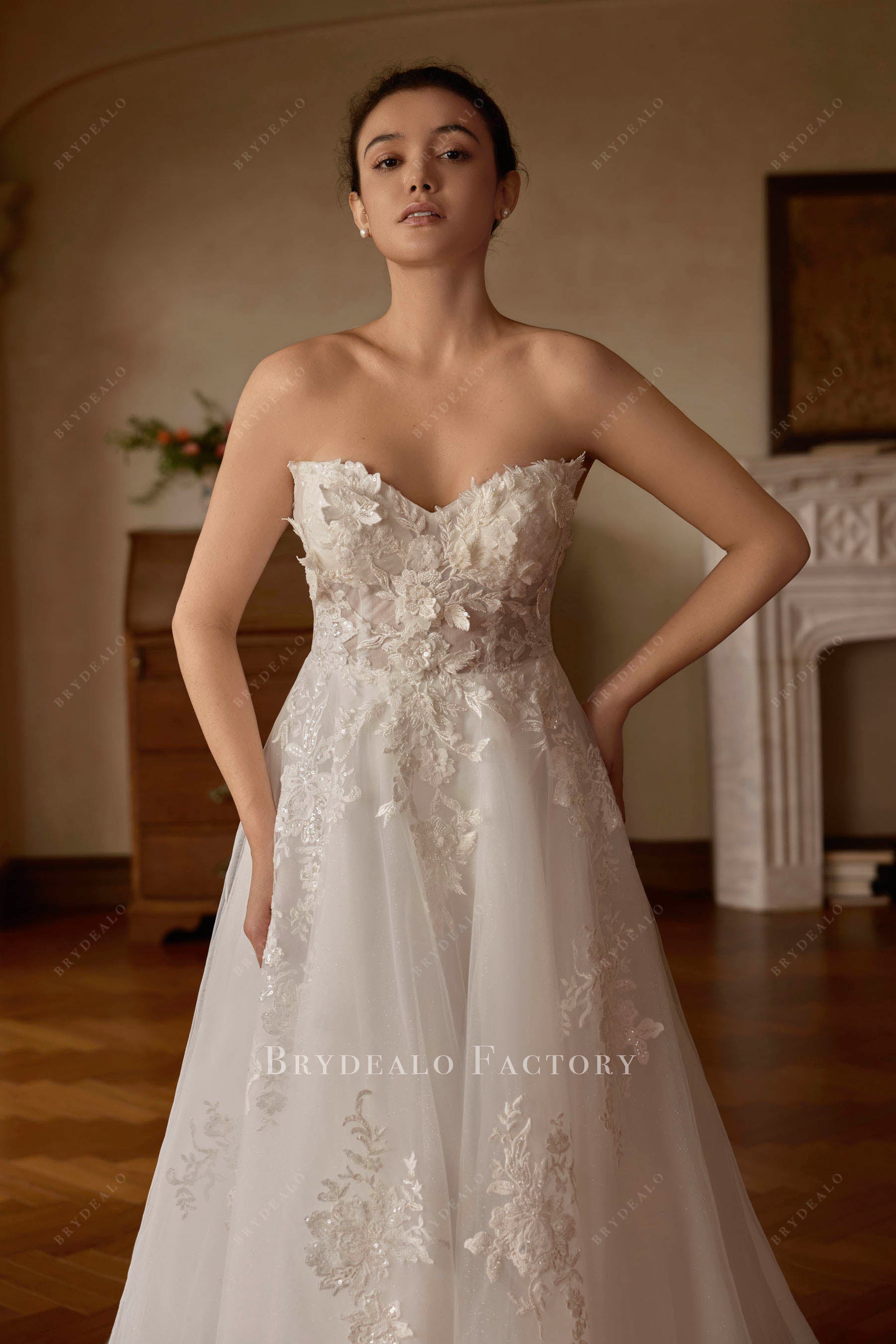 sweetheart neck bridal dress