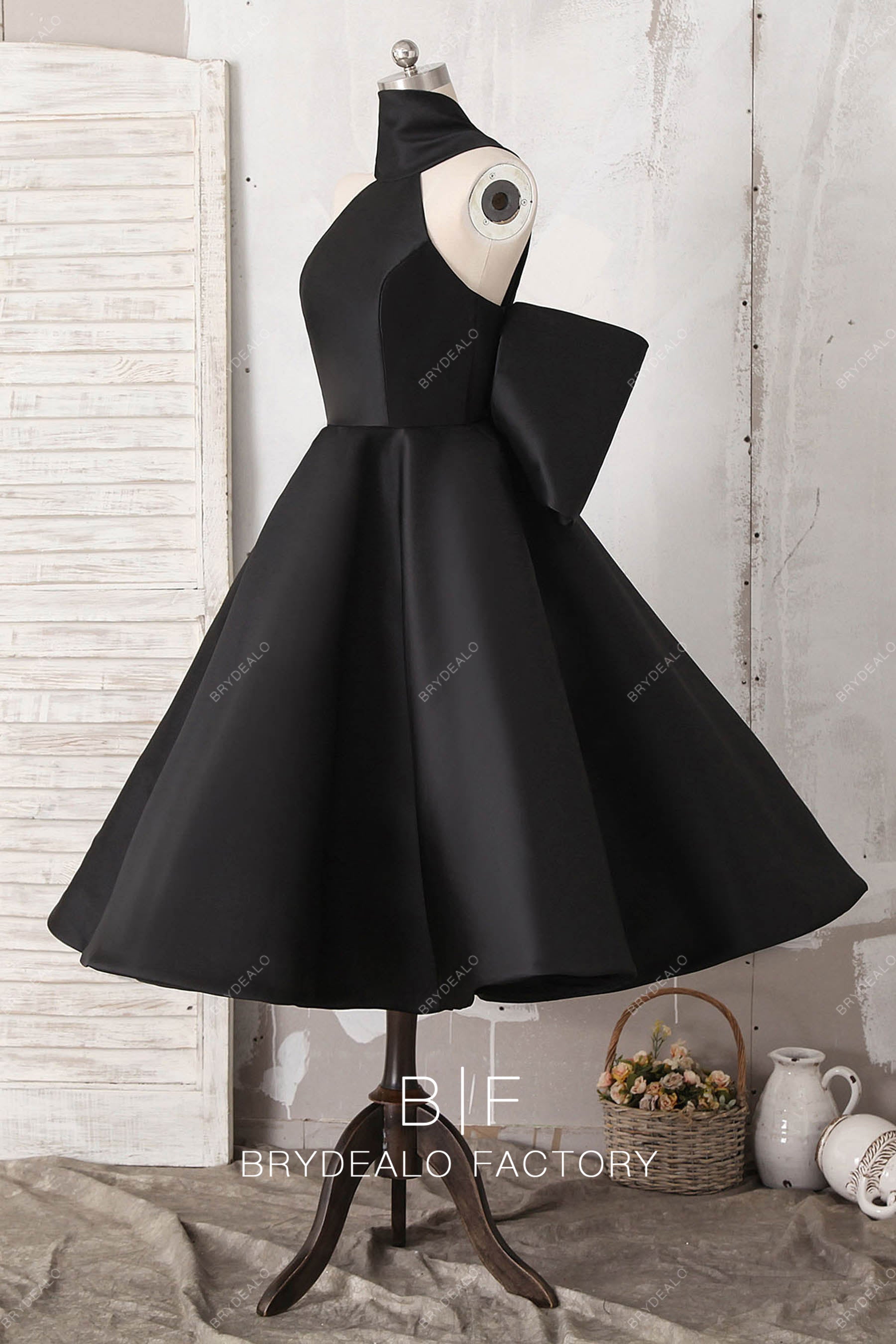 sleeveless halter A-line formal dress