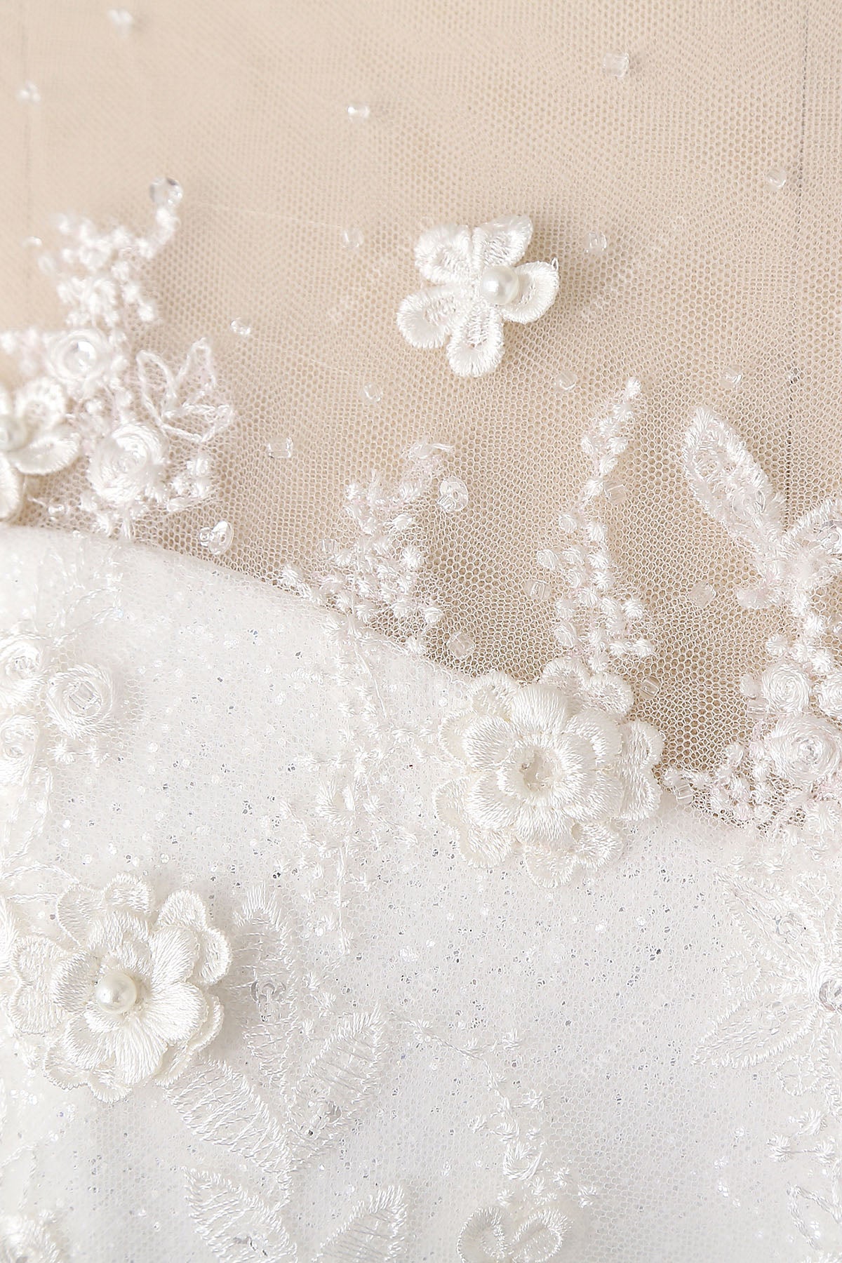 romantic 3d lace illusion neck bridal dress