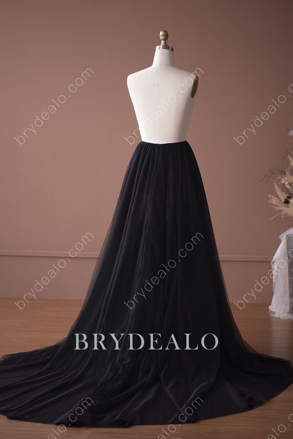 Chapel train tulle wedding dress overskirt