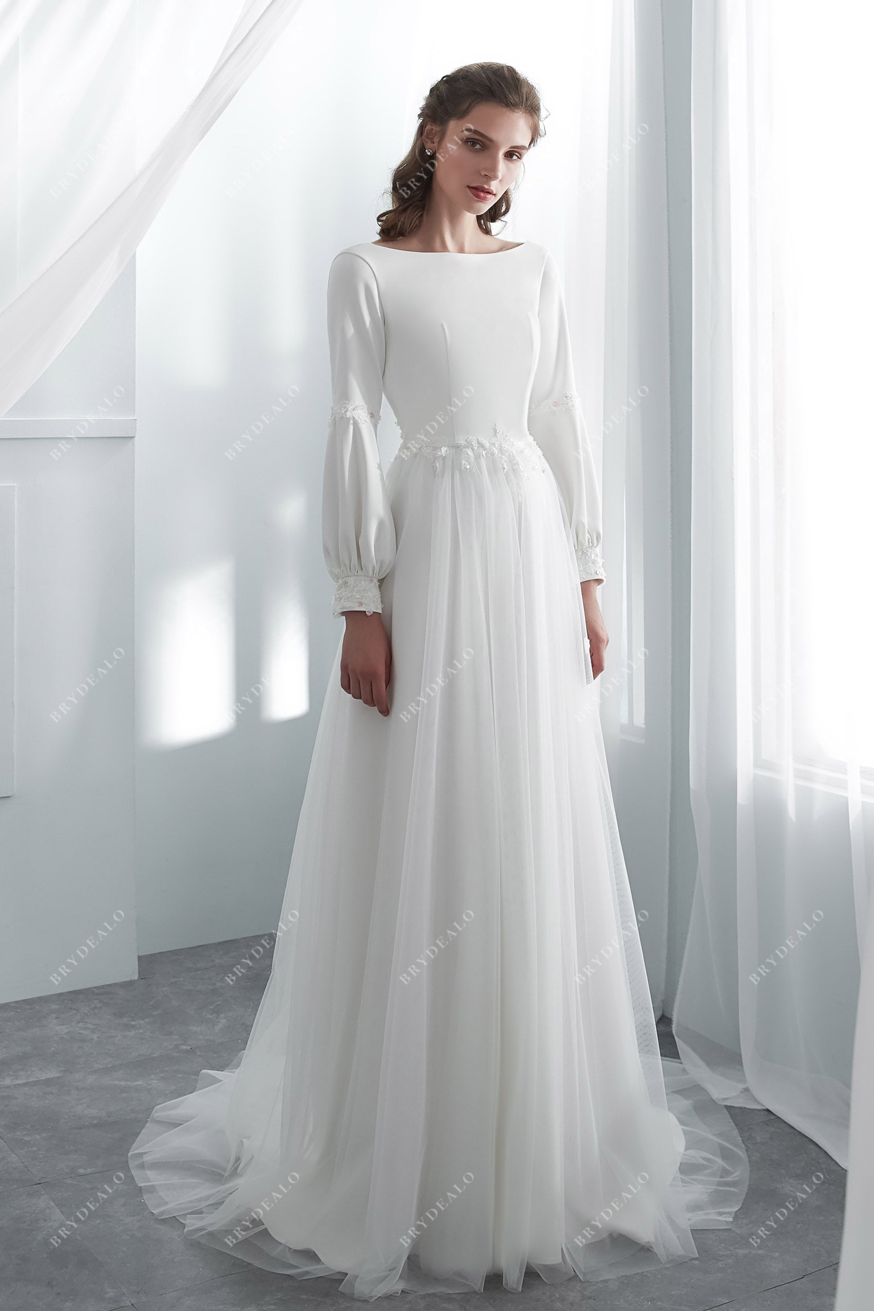 Pretty Bubble Sleeves Crepe Tulle Wedding Dress