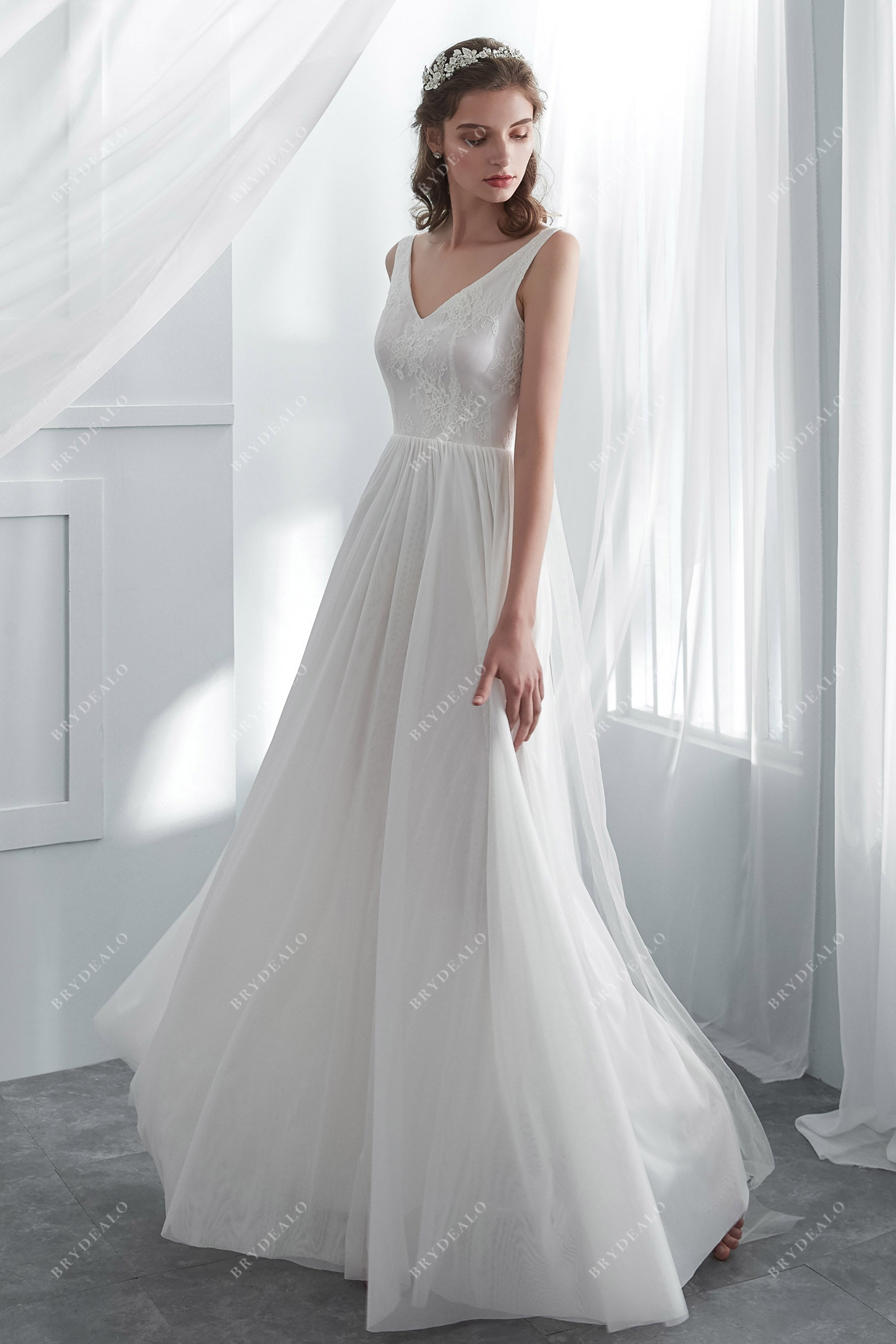 Sleeveless  Lace Floor Length Spring Fall Wedding Dress