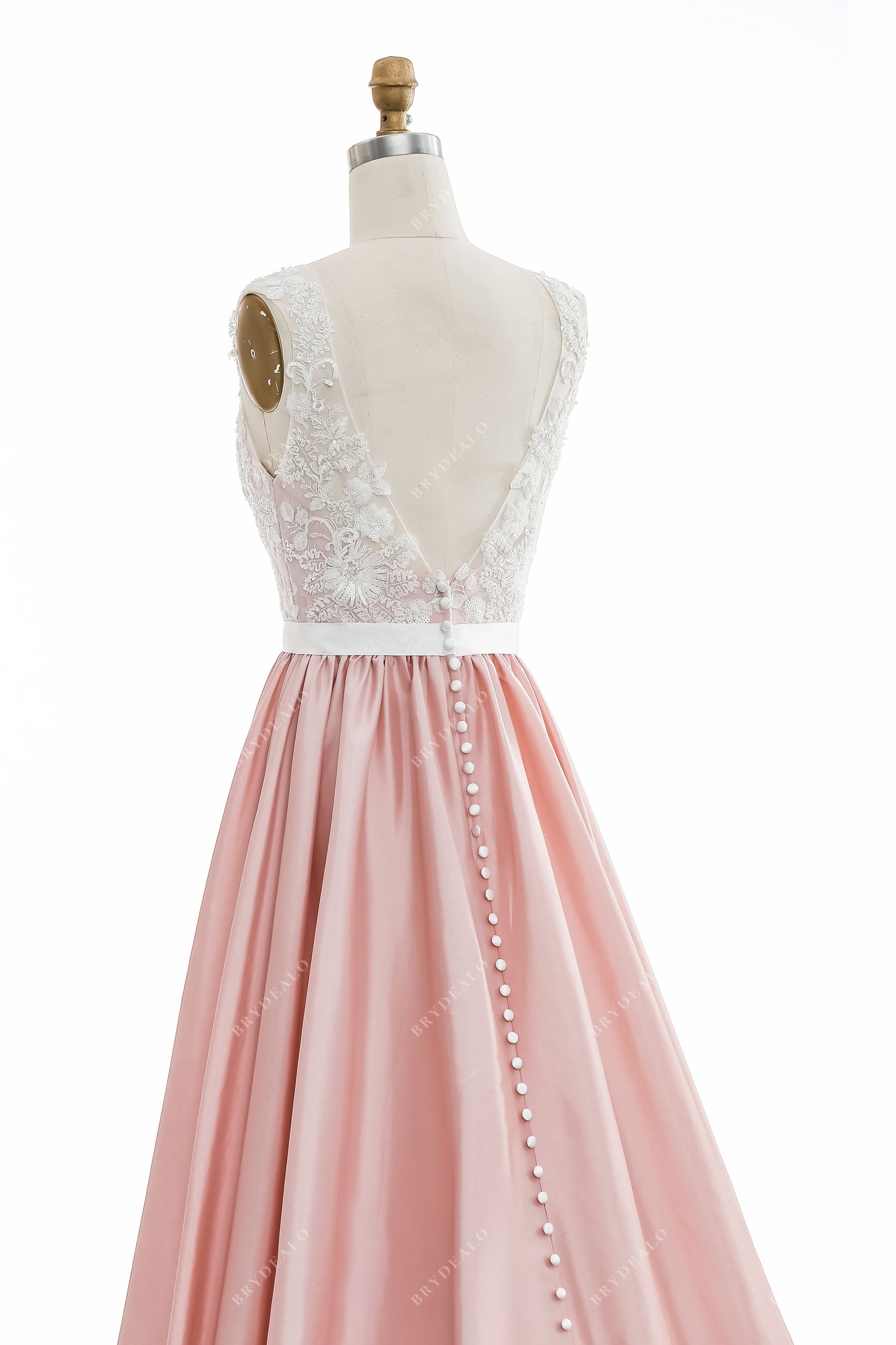 open V-back sleeveless spring wedding gown