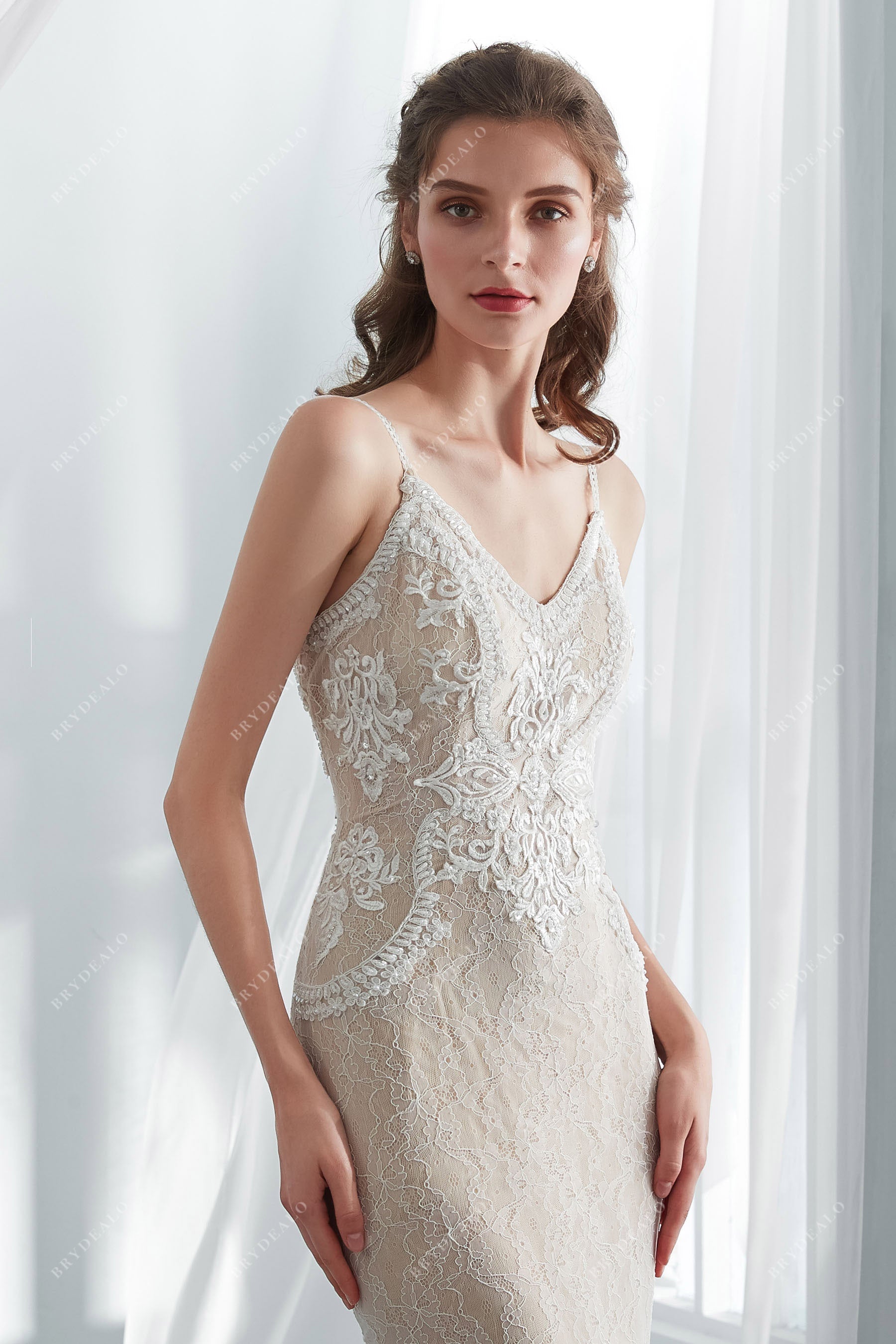  Spaghetti Straps Lace Champagne Sleeveless Bridal Gown