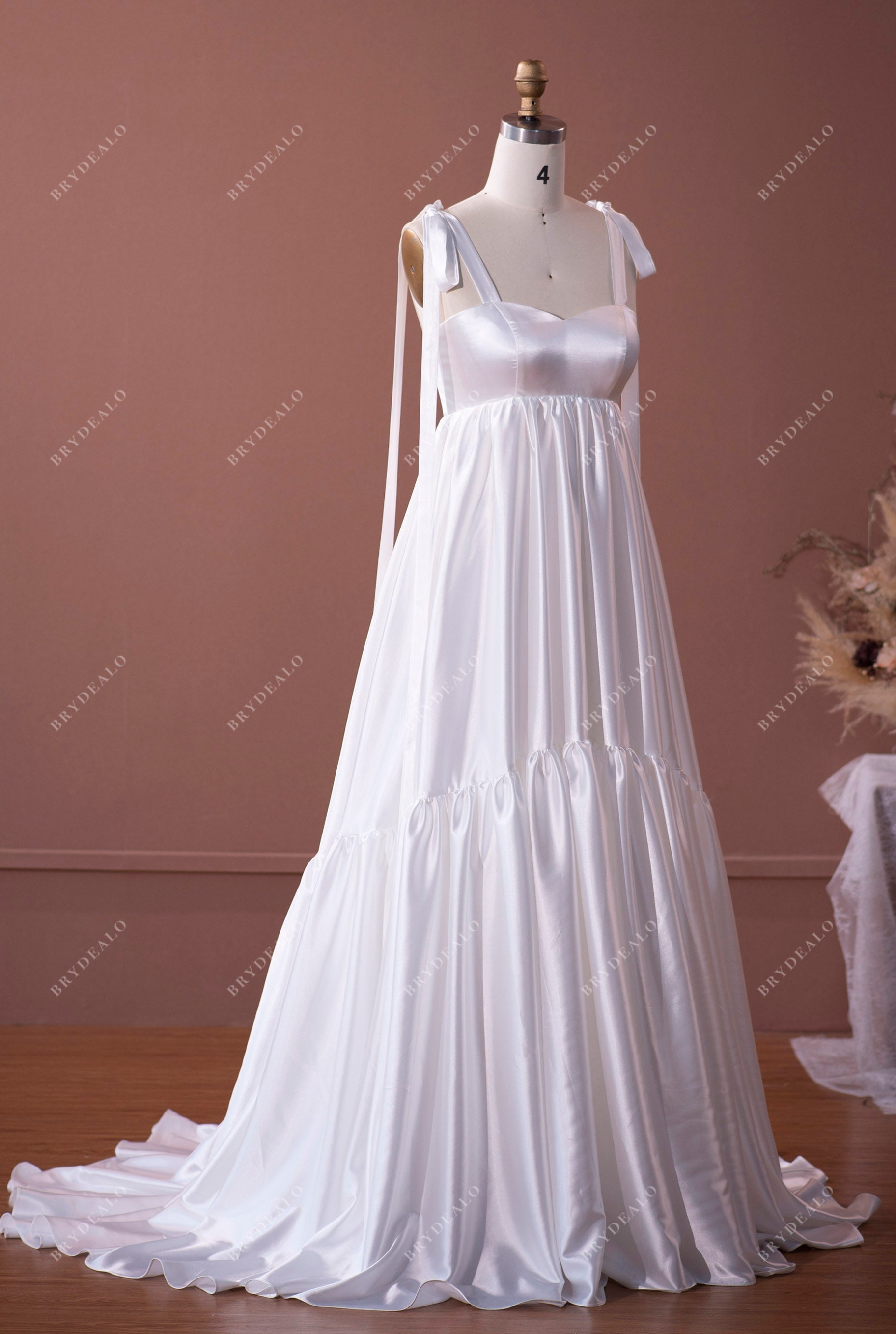 sleeveless satin shoulder tie short train wedding dress