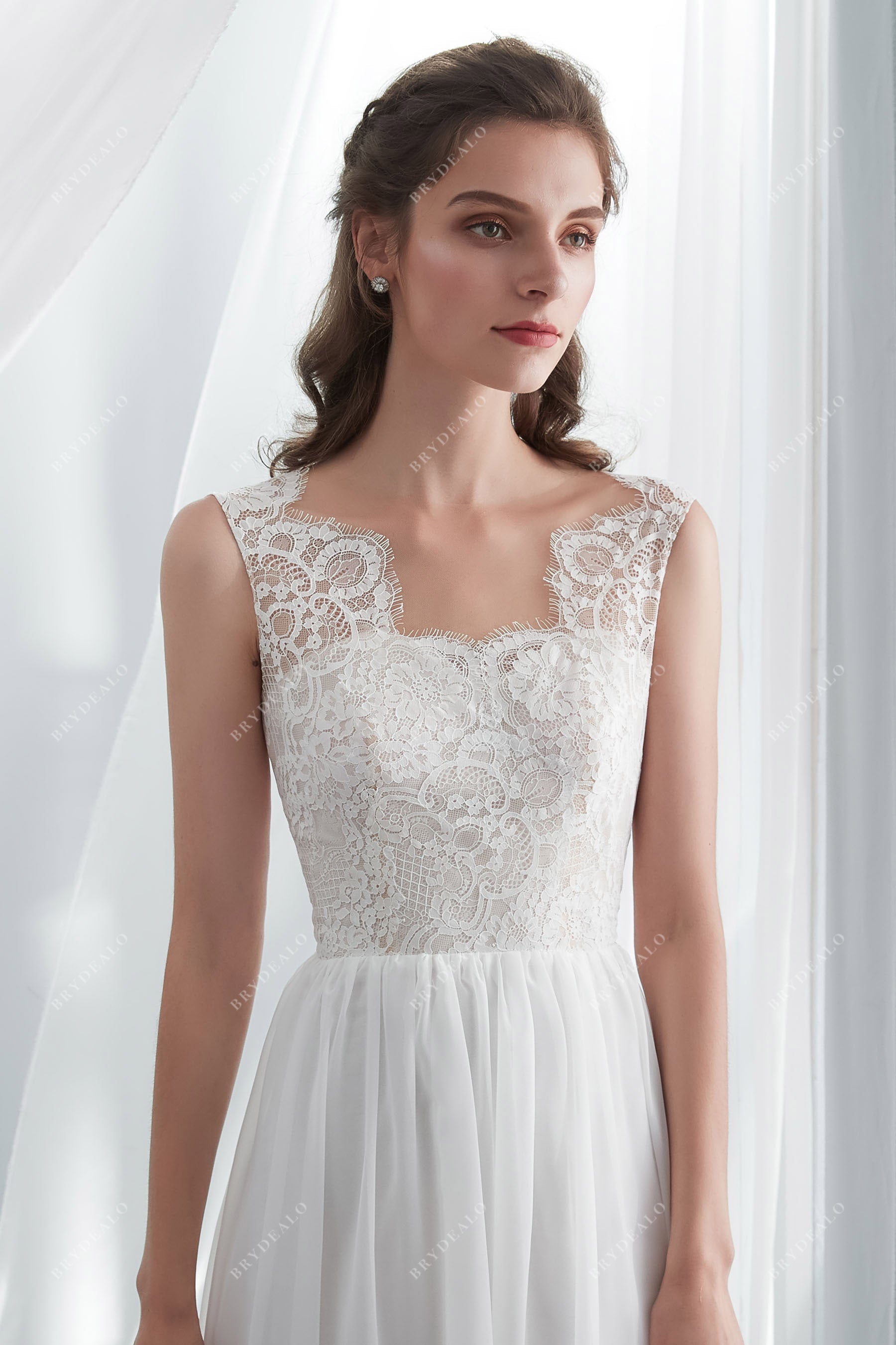 Elegant Lace Chiffon OutDoor Fall Wedding Dress