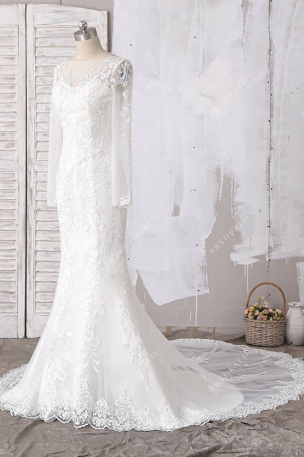 classic sheer long sleeves lace wedding dress