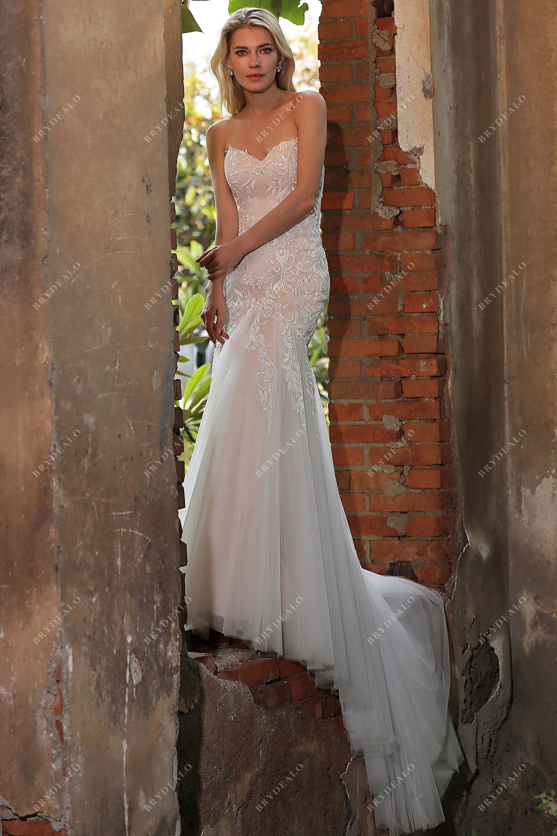 sweetheart lace tulle trumpet fall outdoor wedding gown