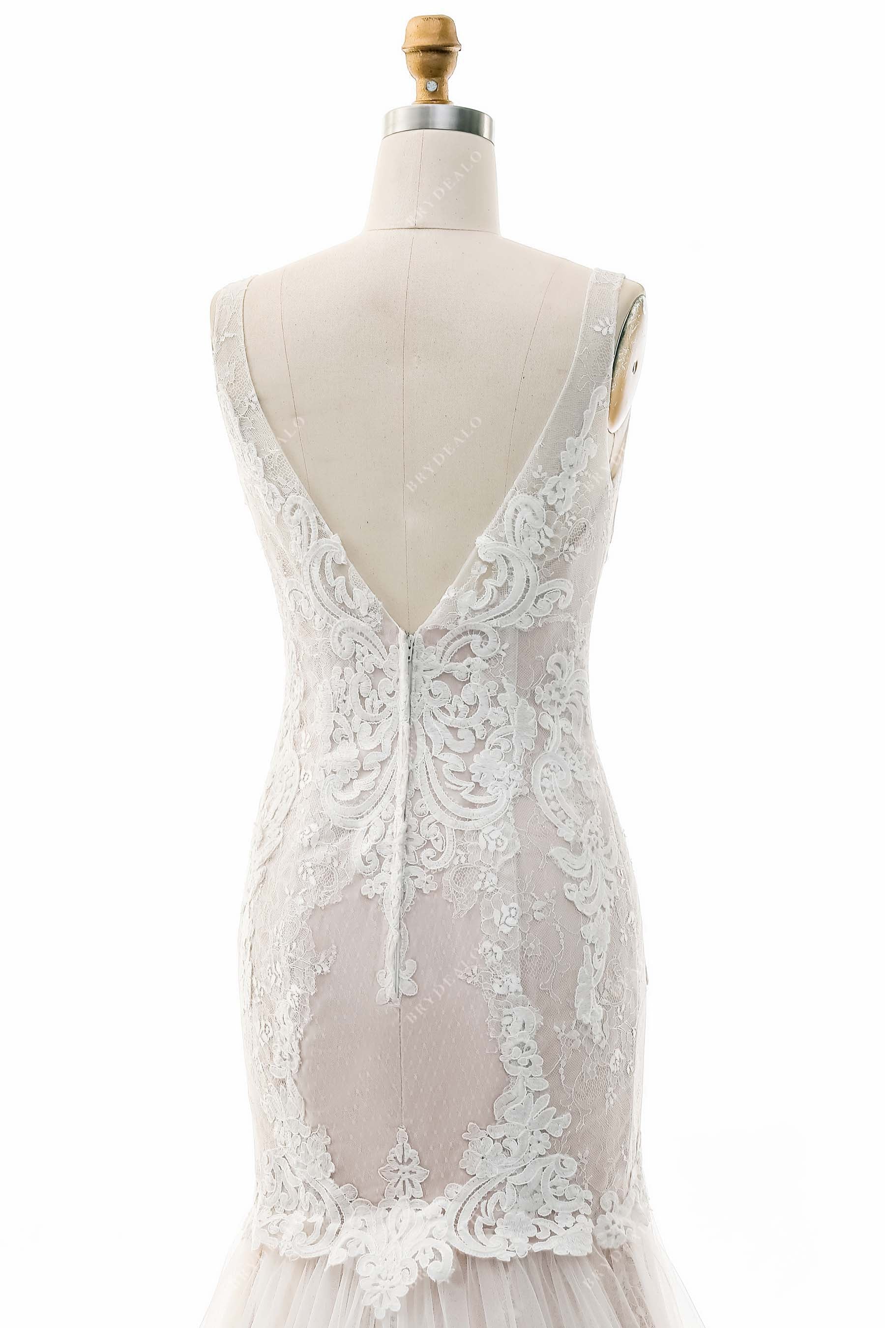 destination V-back lace sleeveless bridal dress 