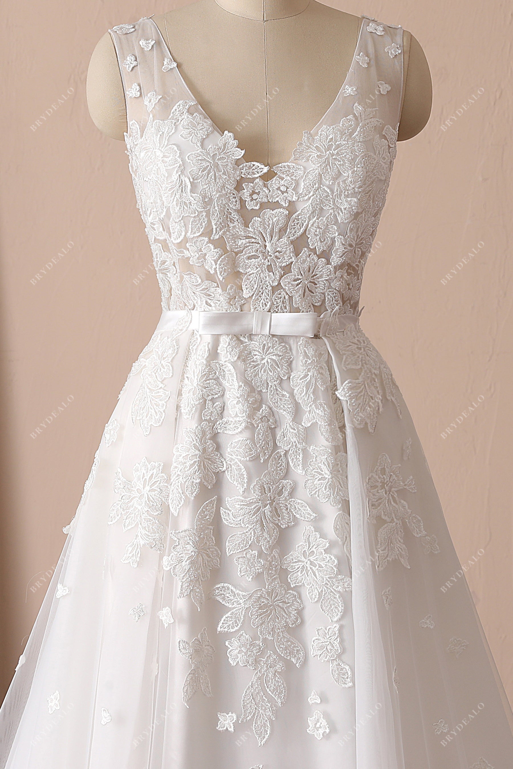 sexy V-neck sleeveless lace mermaid bridal dress