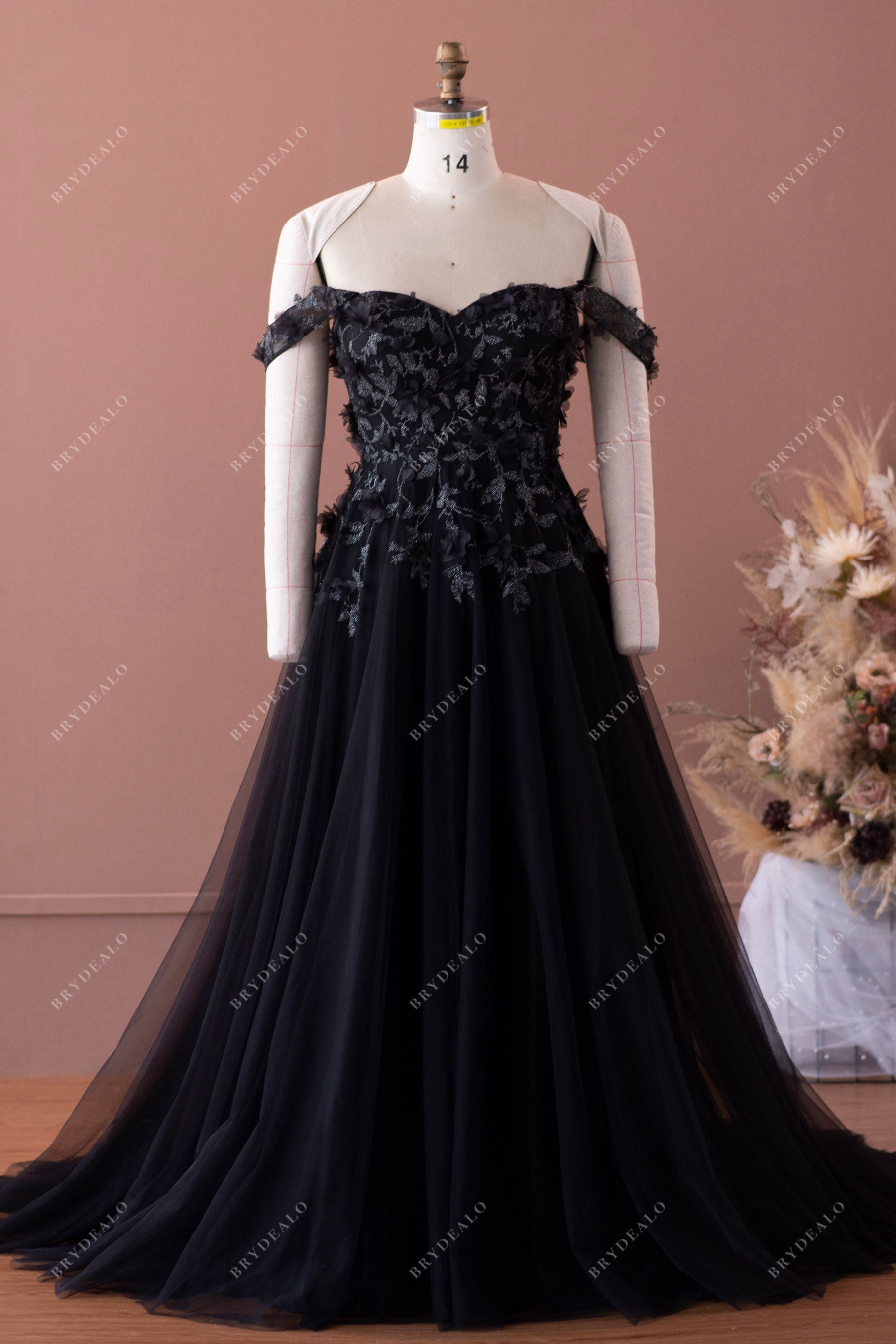 Black off-shoulder sweetheart neck flower tulle wedding dress