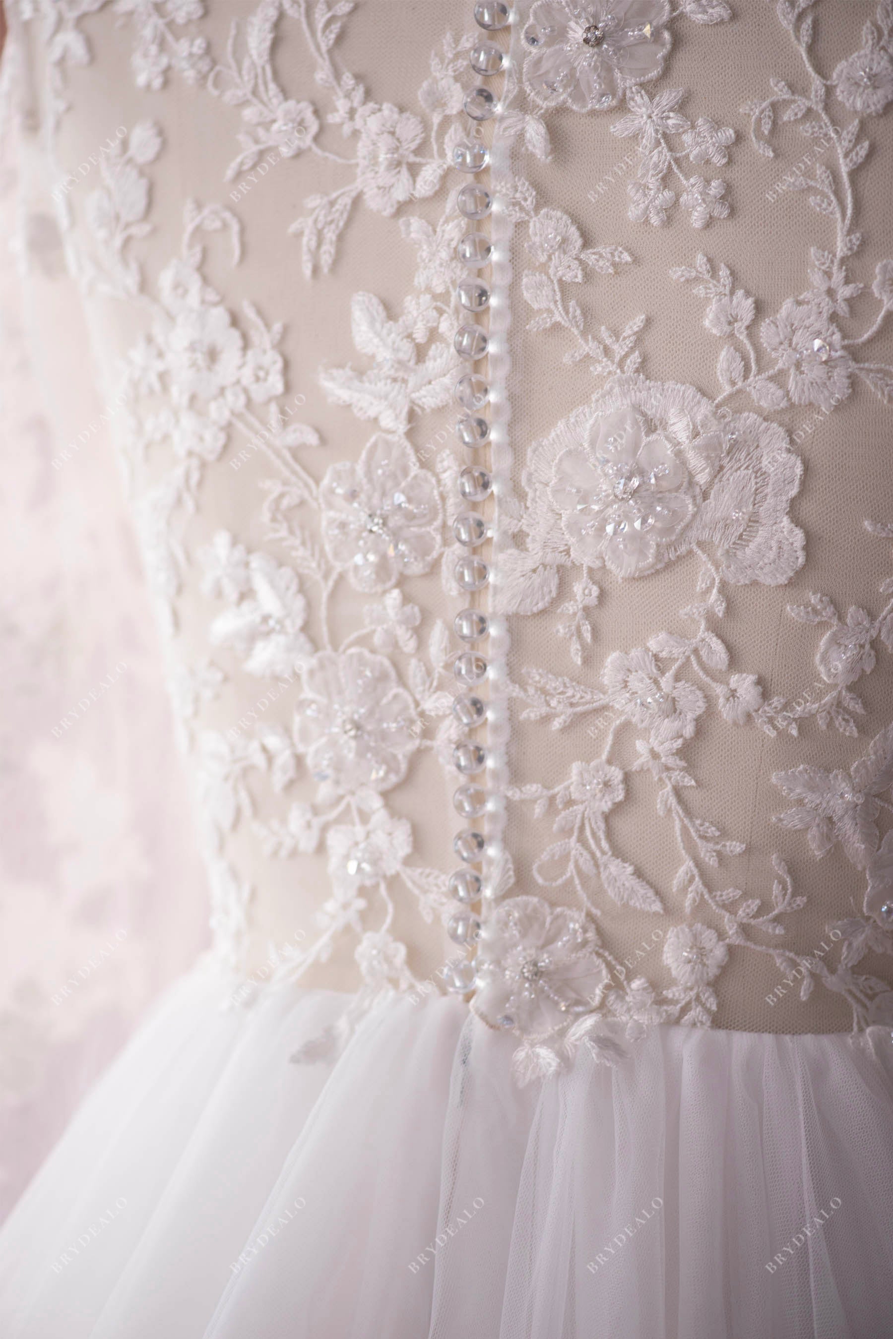 trendy hand-sewn buttoned lace back wedding dress