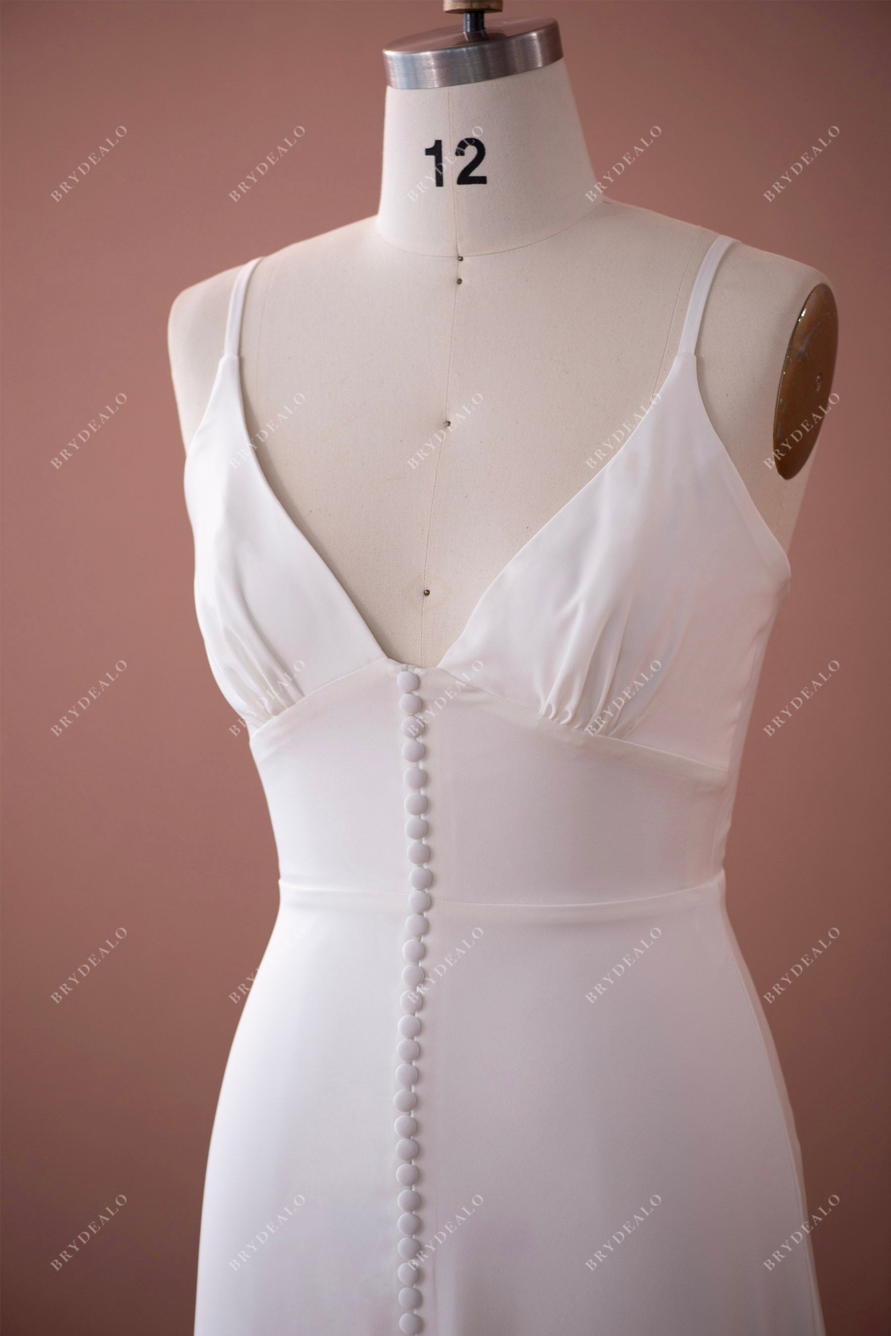 buttoned vintage sleeveless outdoor wedding dress